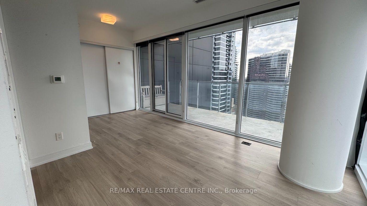 Photo 4 of Unit 2701, 3 Gloucester Street, Toronto, Church-Yonge Corridor — HOMEH