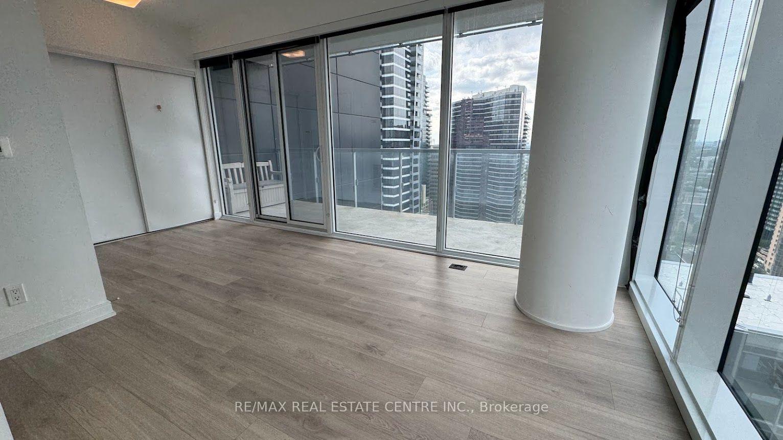 Photo 5 of Unit 2701, 3 Gloucester Street, Toronto, Church-Yonge Corridor — HOMEH