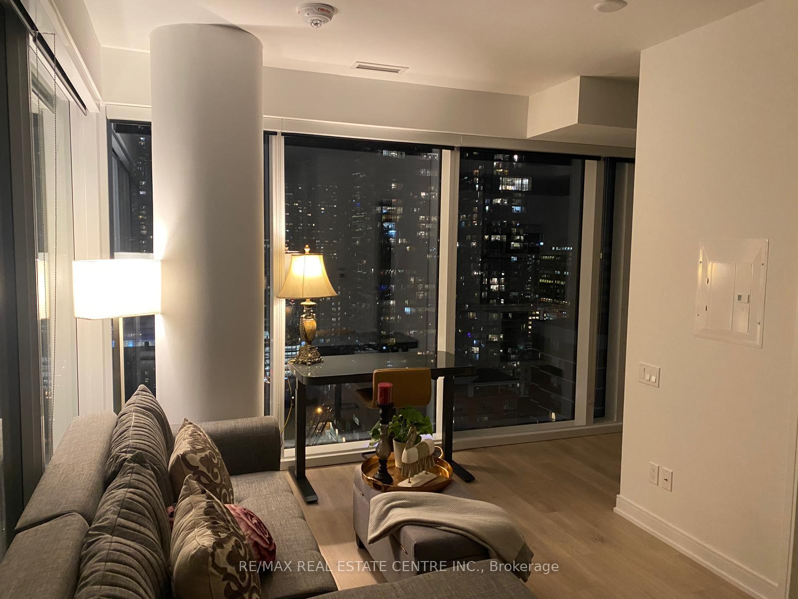 Photo 6 of Unit 2701, 3 Gloucester Street, Toronto, Church-Yonge Corridor — HOMEH