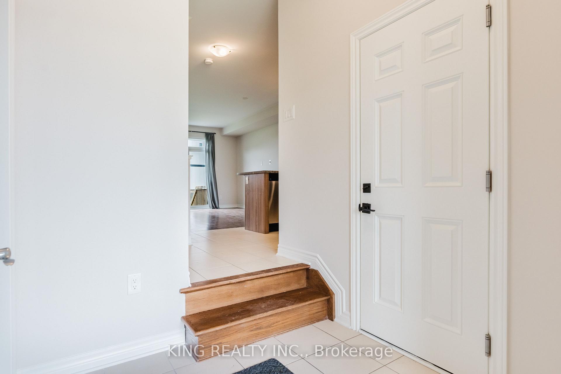 Photo 7 of 189C Shinny Avenue, Ottawa, Stittsville (Central) — HOMEH