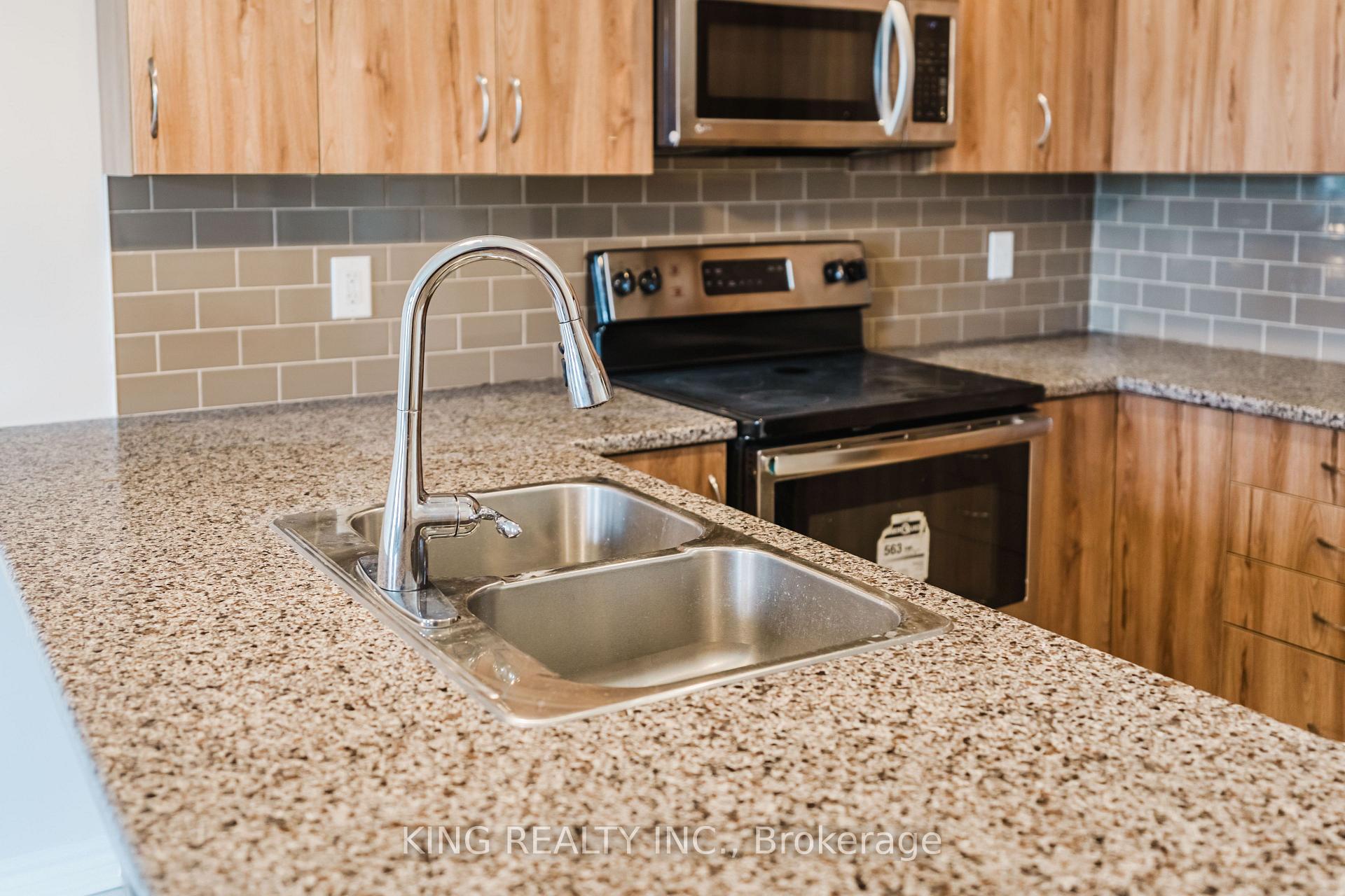 Photo 15 of 189C Shinny Avenue, Ottawa, Stittsville (Central) — HOMEH