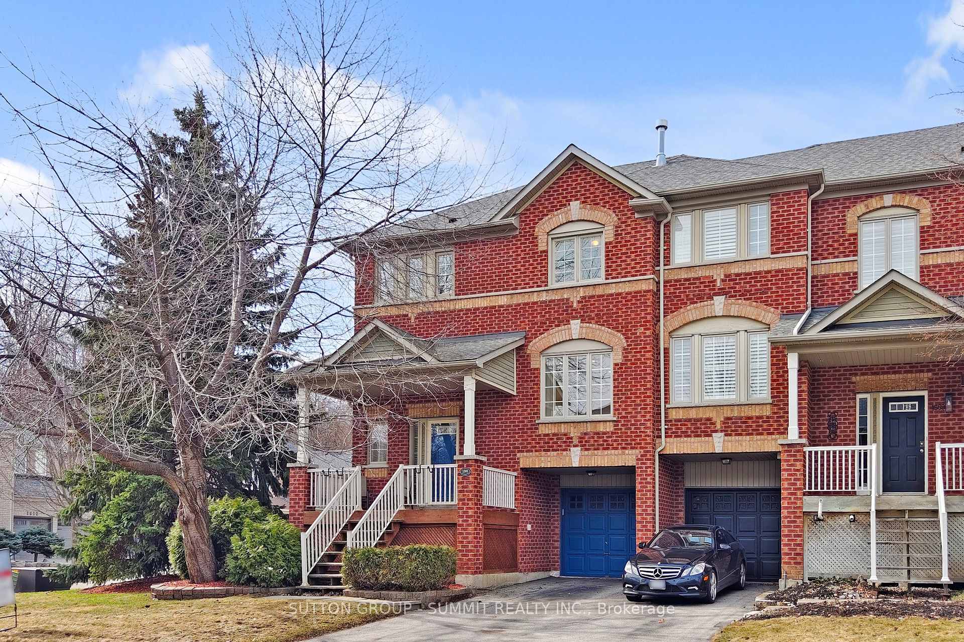 Front of 1591 Woodhenge Way