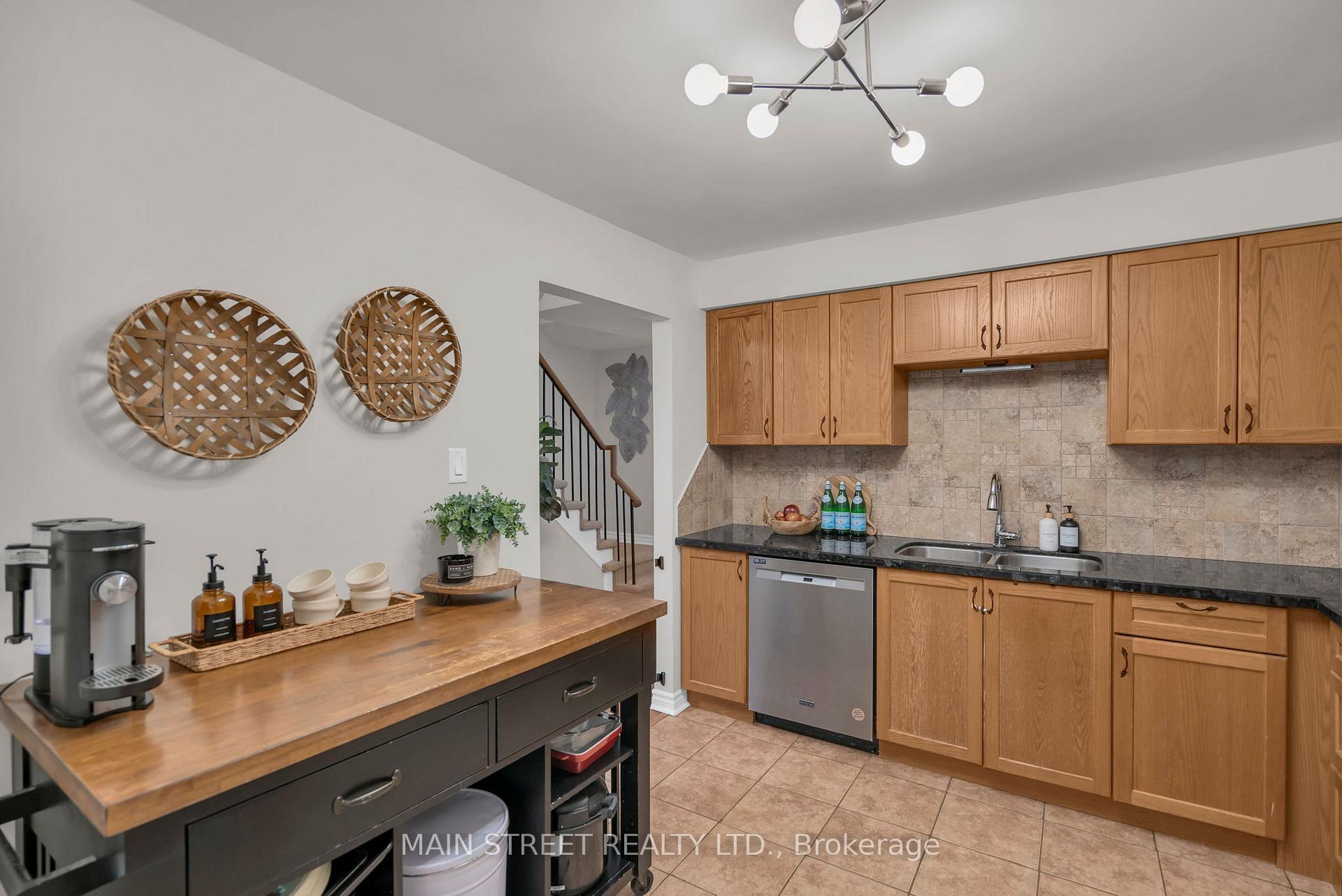 Photo 8 of 550 Priddle Road, Newmarket, Summerhill Estates — HOMEH