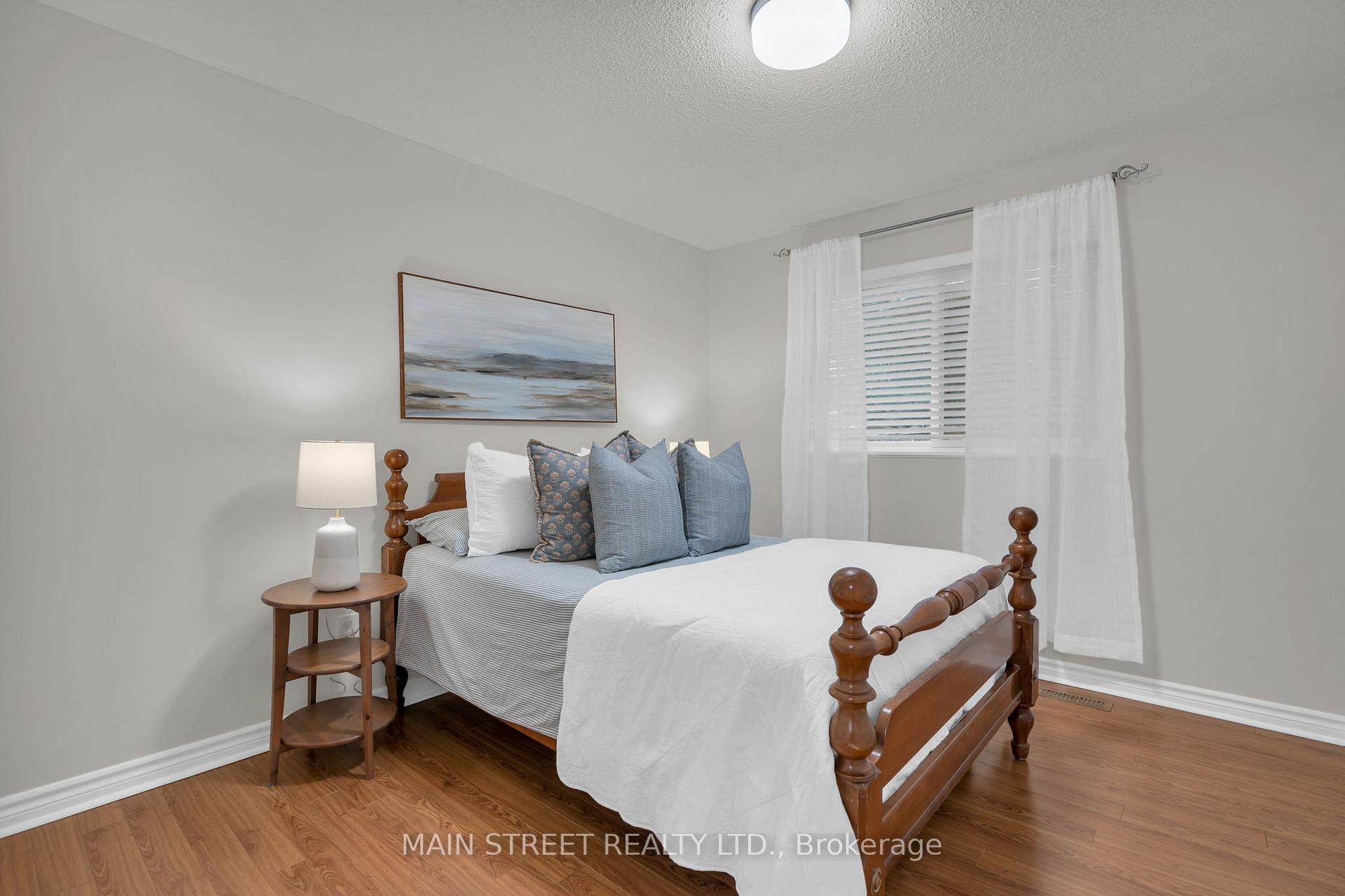 Photo 16 of 550 Priddle Road, Newmarket, Summerhill Estates — HOMEH