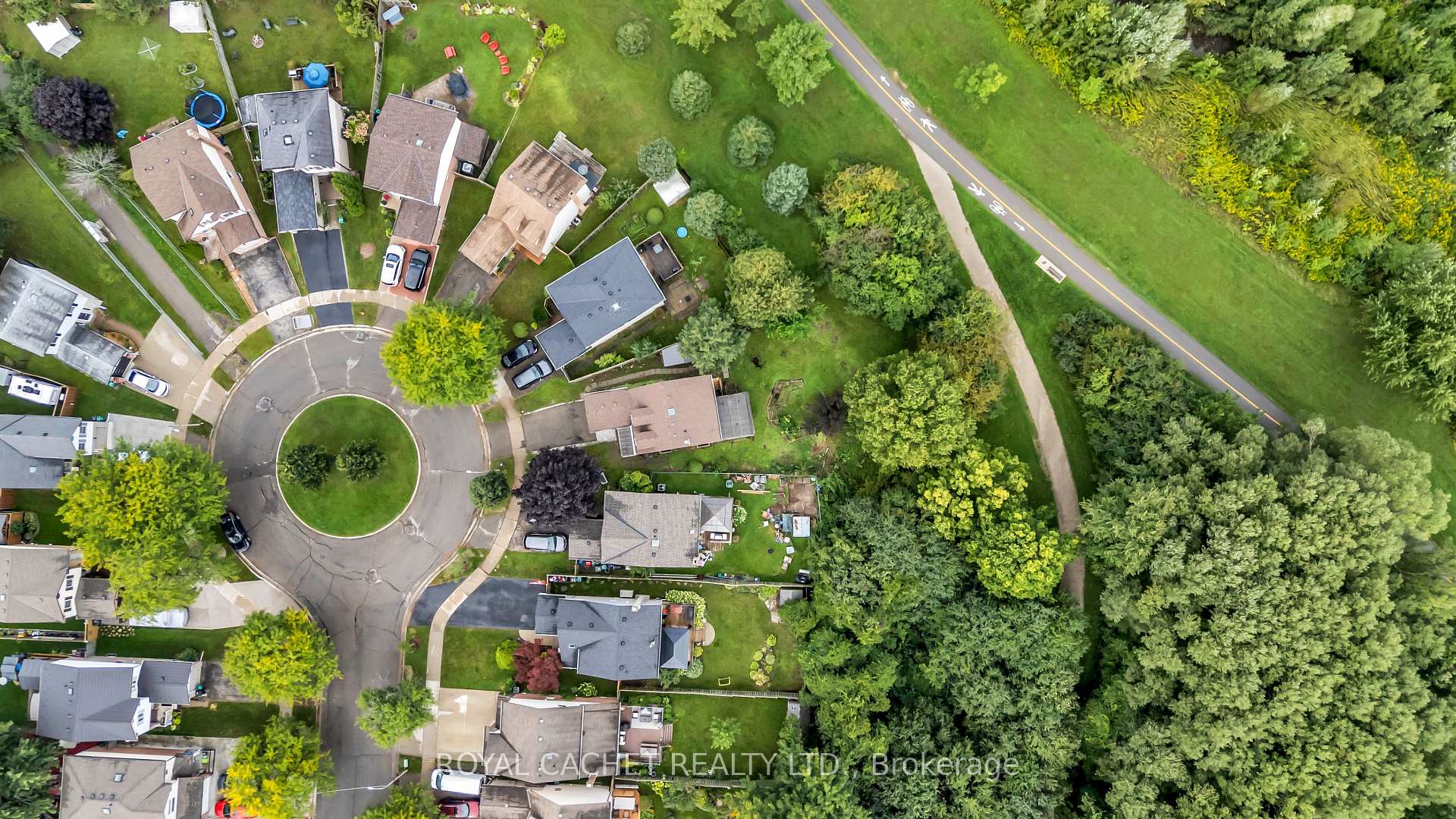 Photo 3 of 66 Camrose Court, Kitchener, Victoria Hills — HOMEH
