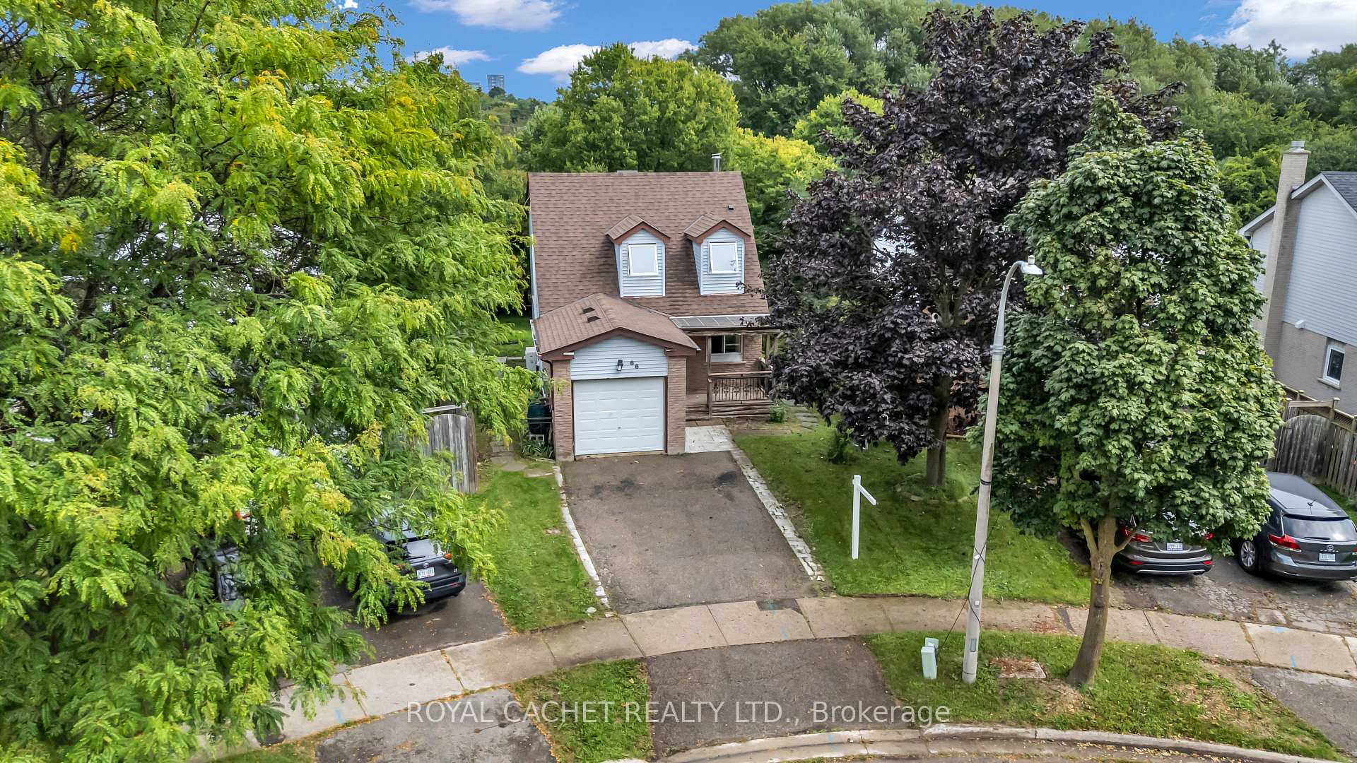 Photo 4 of 66 Camrose Court, Kitchener, Victoria Hills — HOMEH