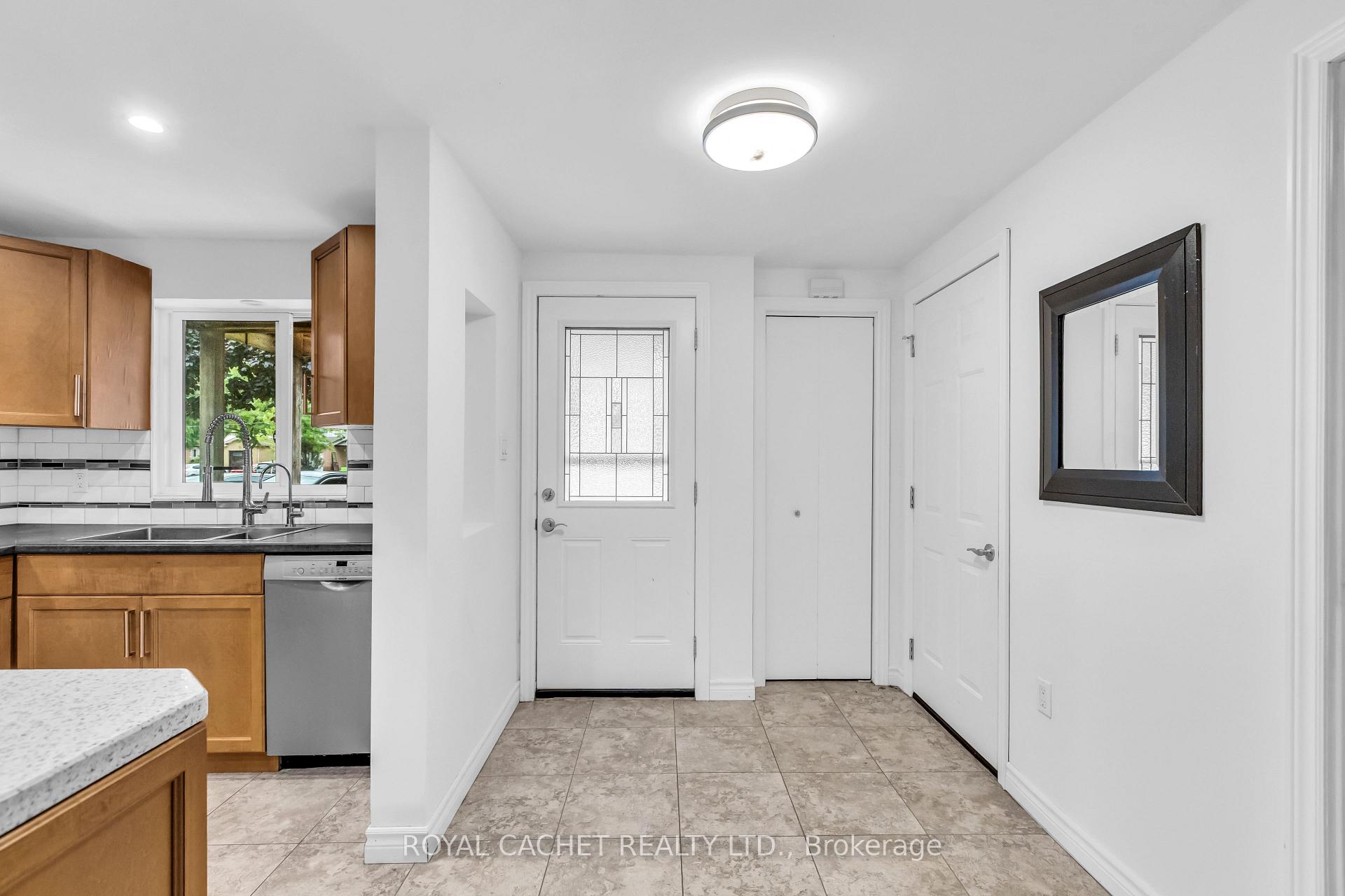 Photo 7 of 66 Camrose Court, Kitchener, Victoria Hills — HOMEH