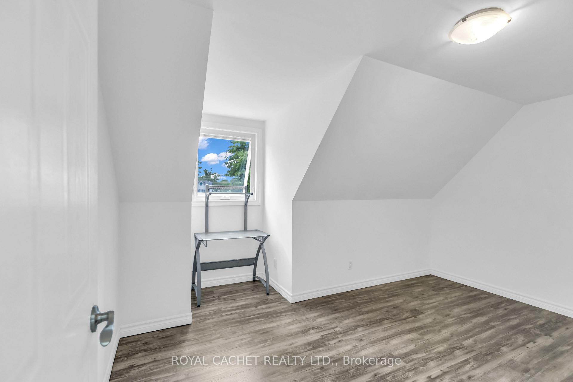 Photo 19 of 66 Camrose Court, Kitchener, Victoria Hills — HOMEH