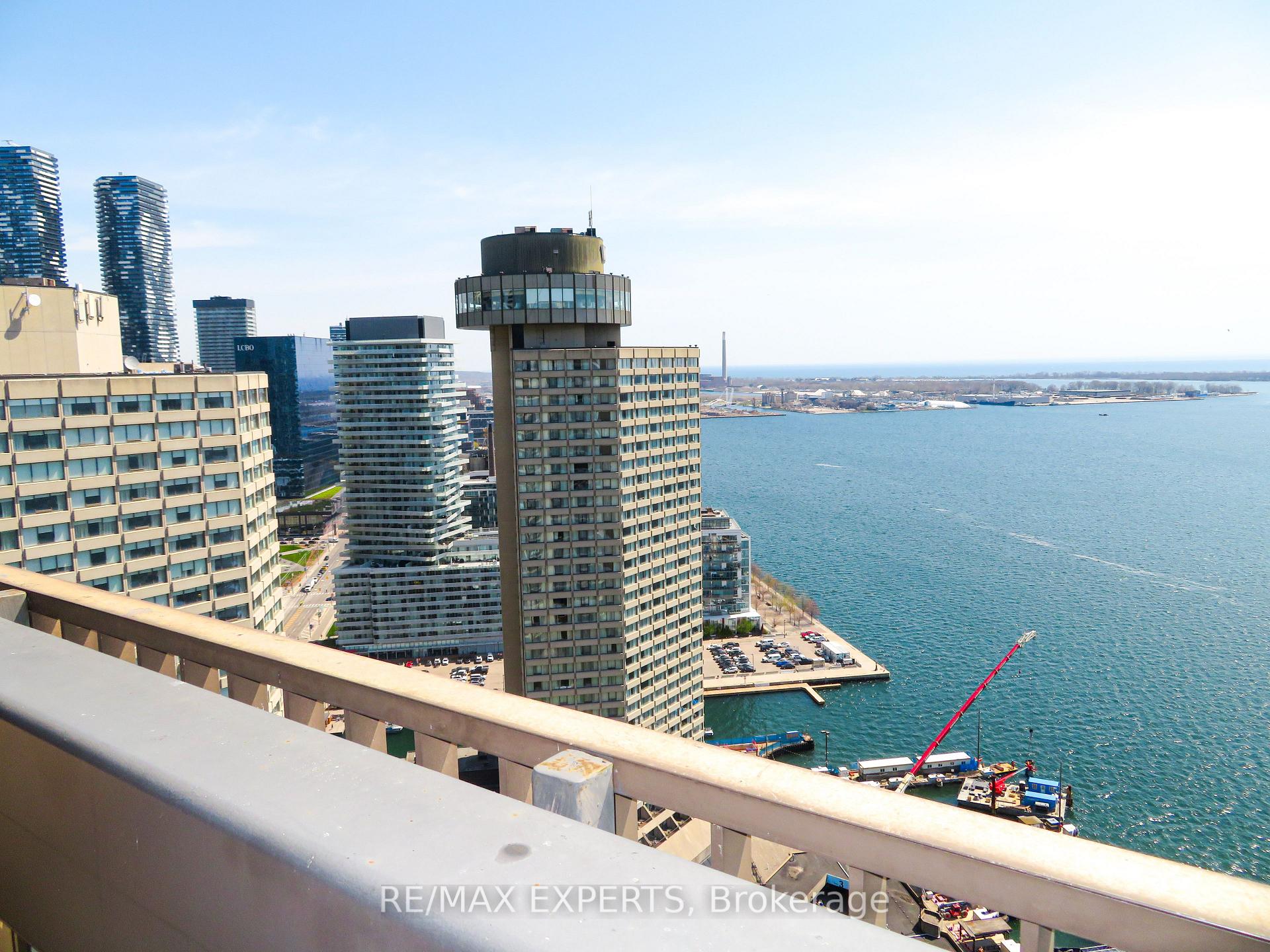 Photo of Unit 2233, 33 Harbour Square