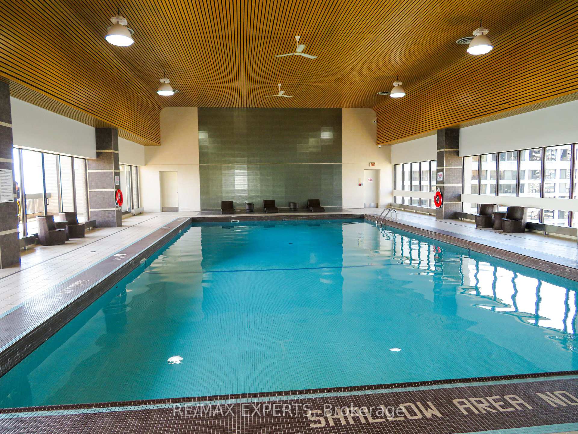 Photo 2 of Unit 2233, 33 Harbour Square, Toronto, Waterfront Communities — HOMEH
