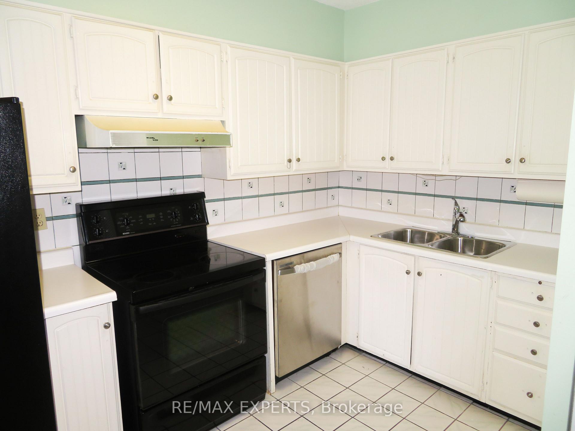 Photo 5 of Unit 2233, 33 Harbour Square, Toronto, Waterfront Communities — HOMEH