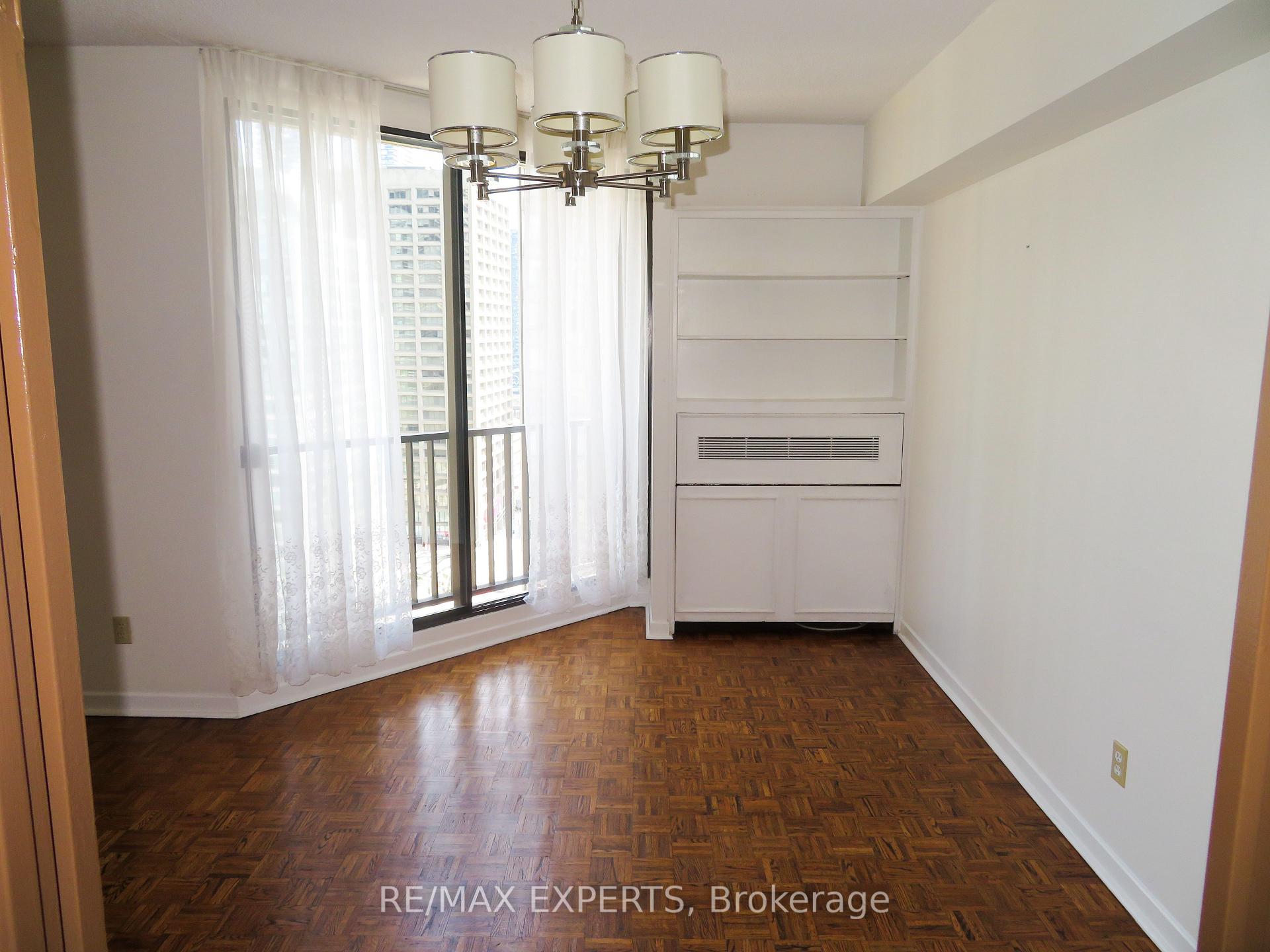 Photo 9 of Unit 2233, 33 Harbour Square, Toronto, Waterfront Communities — HOMEH