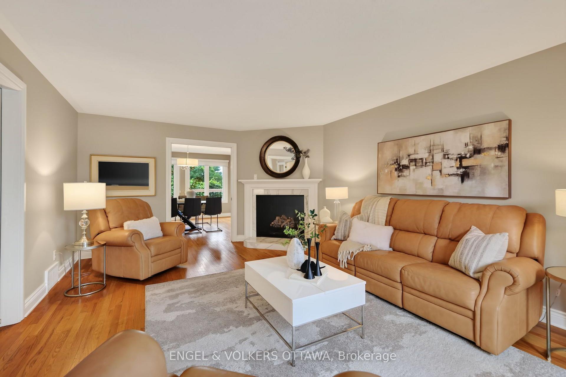 Photo 6 of 2106 Lamira Street, Ottawa, Applewood Acres — HOMEH