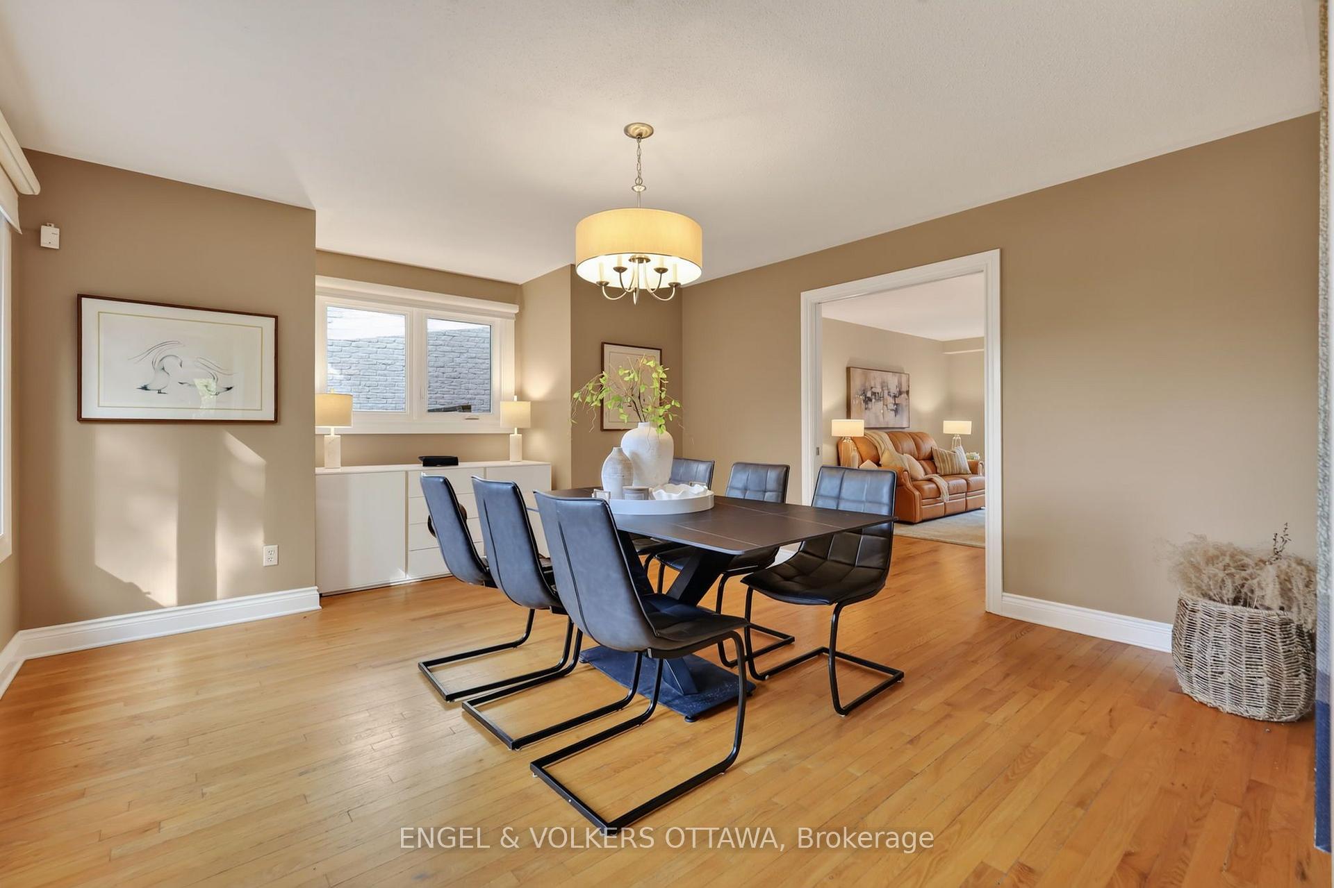 Photo 8 of 2106 Lamira Street, Ottawa, Applewood Acres — HOMEH