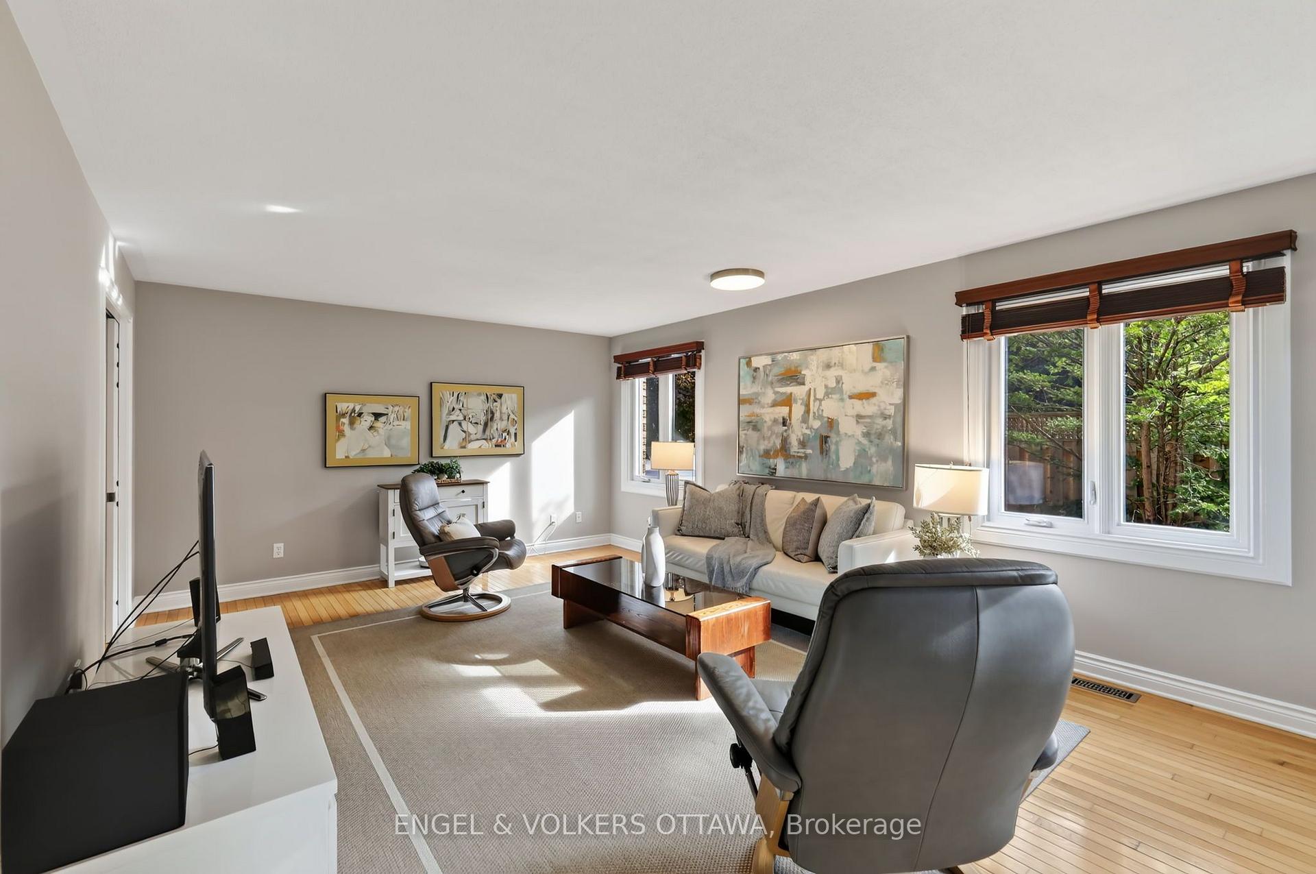 Photo 15 of 2106 Lamira Street, Ottawa, Applewood Acres — HOMEH