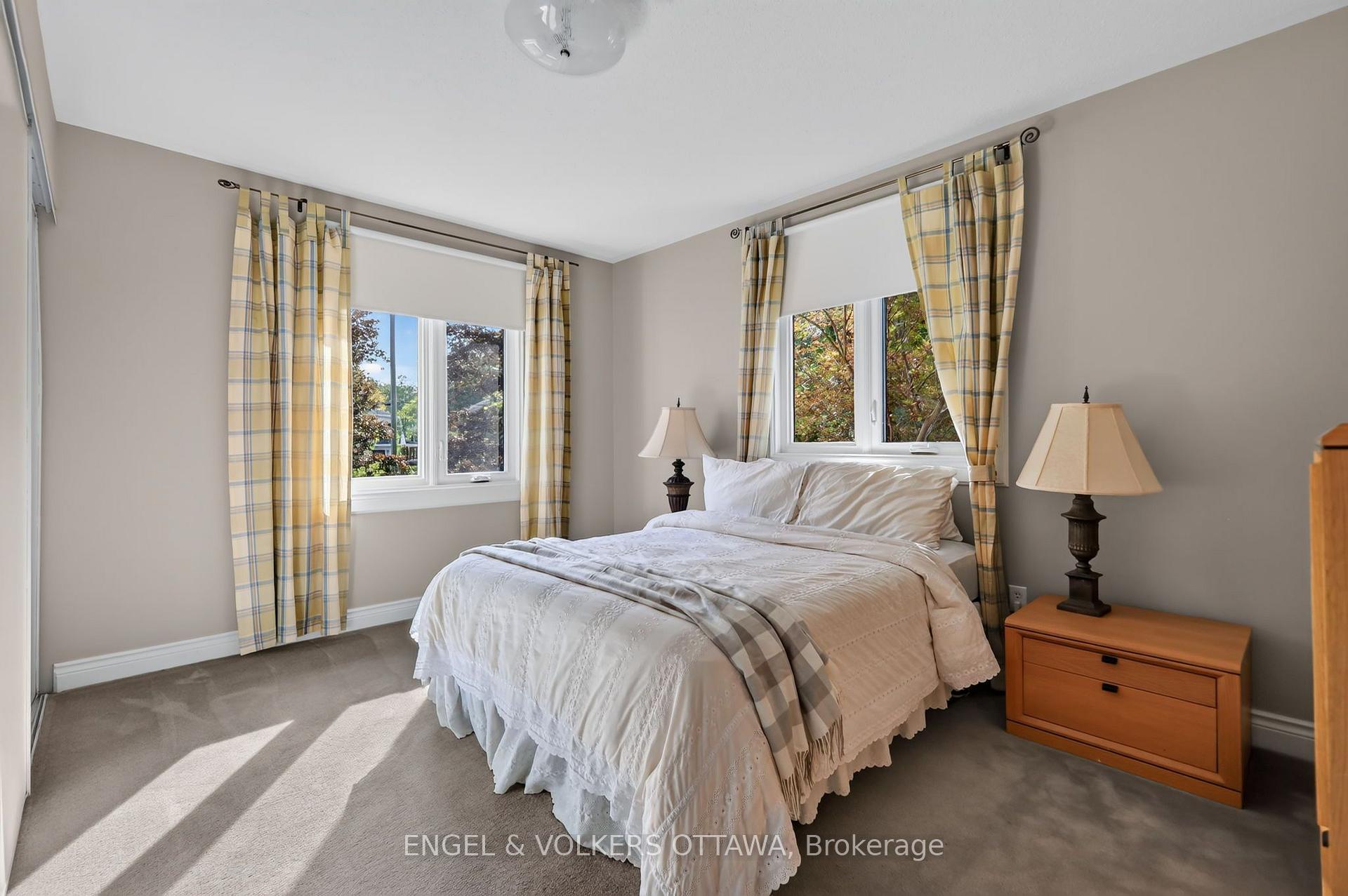 Photo 23 of 2106 Lamira Street, Ottawa, Applewood Acres — HOMEH