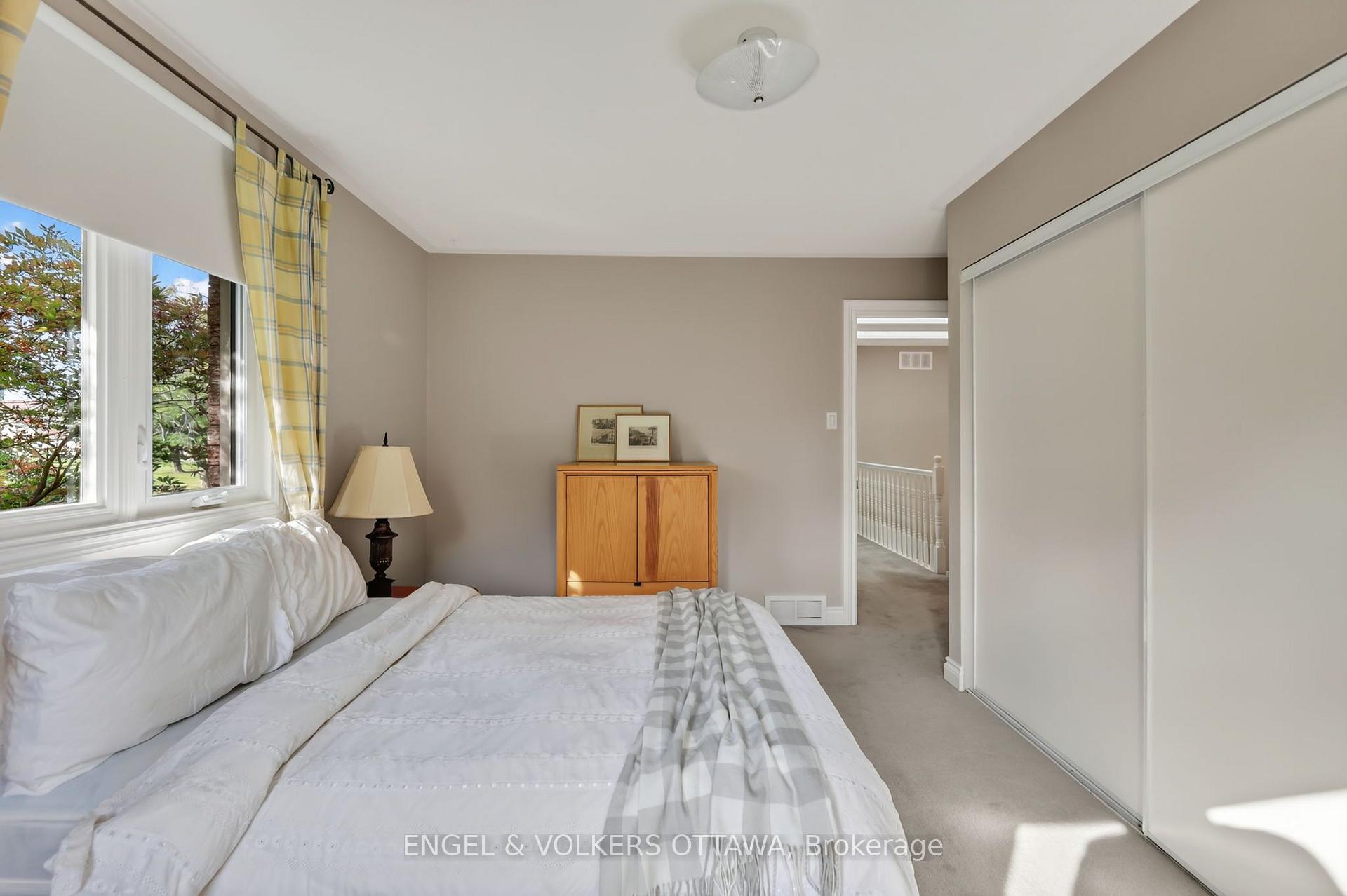 Photo 24 of 2106 Lamira Street, Ottawa, Applewood Acres — HOMEH