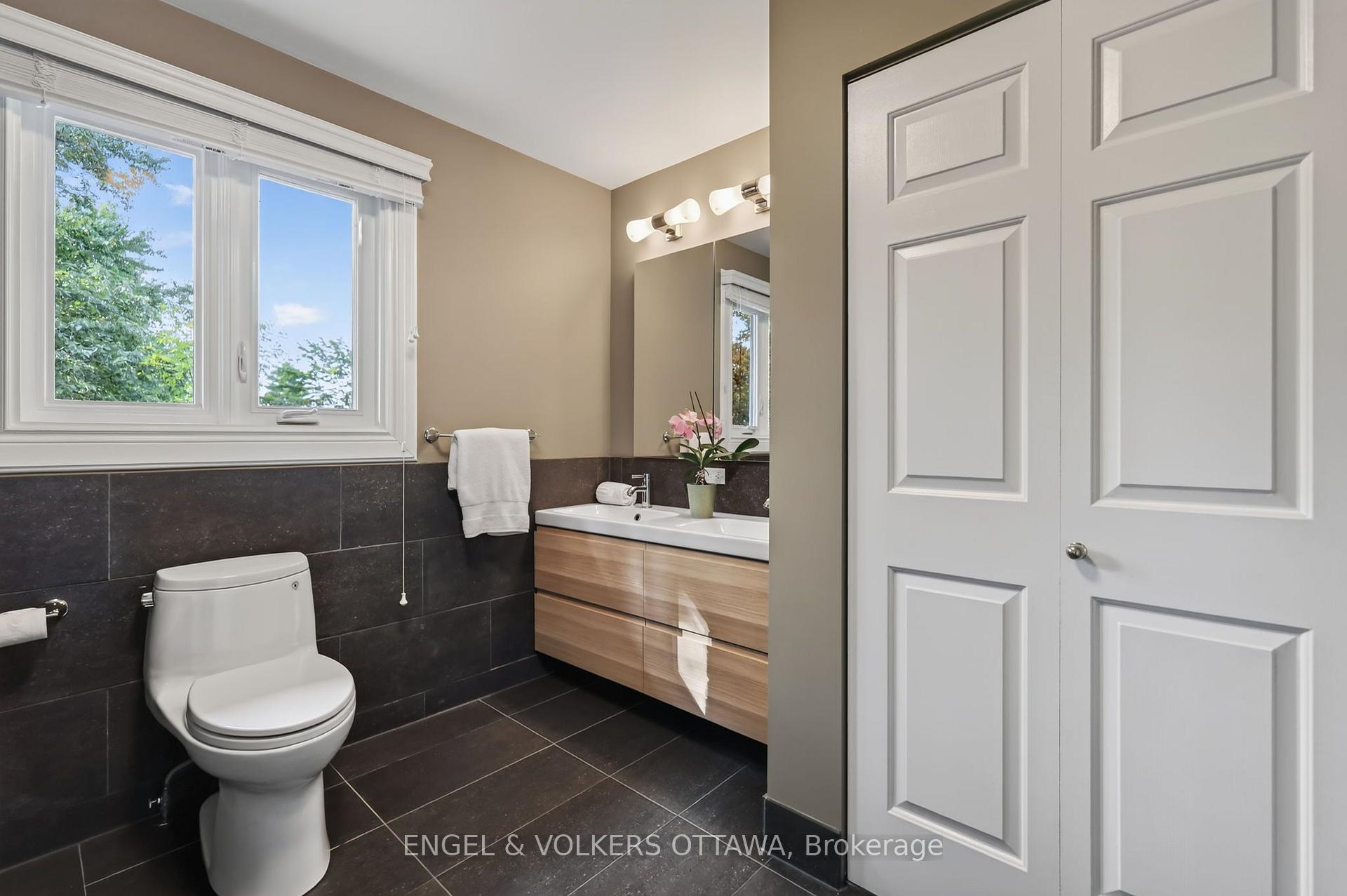 Photo 25 of 2106 Lamira Street, Ottawa, Applewood Acres — HOMEH