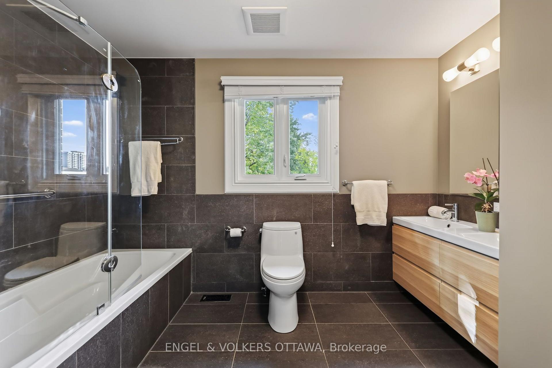 Photo 26 of 2106 Lamira Street, Ottawa, Applewood Acres — HOMEH