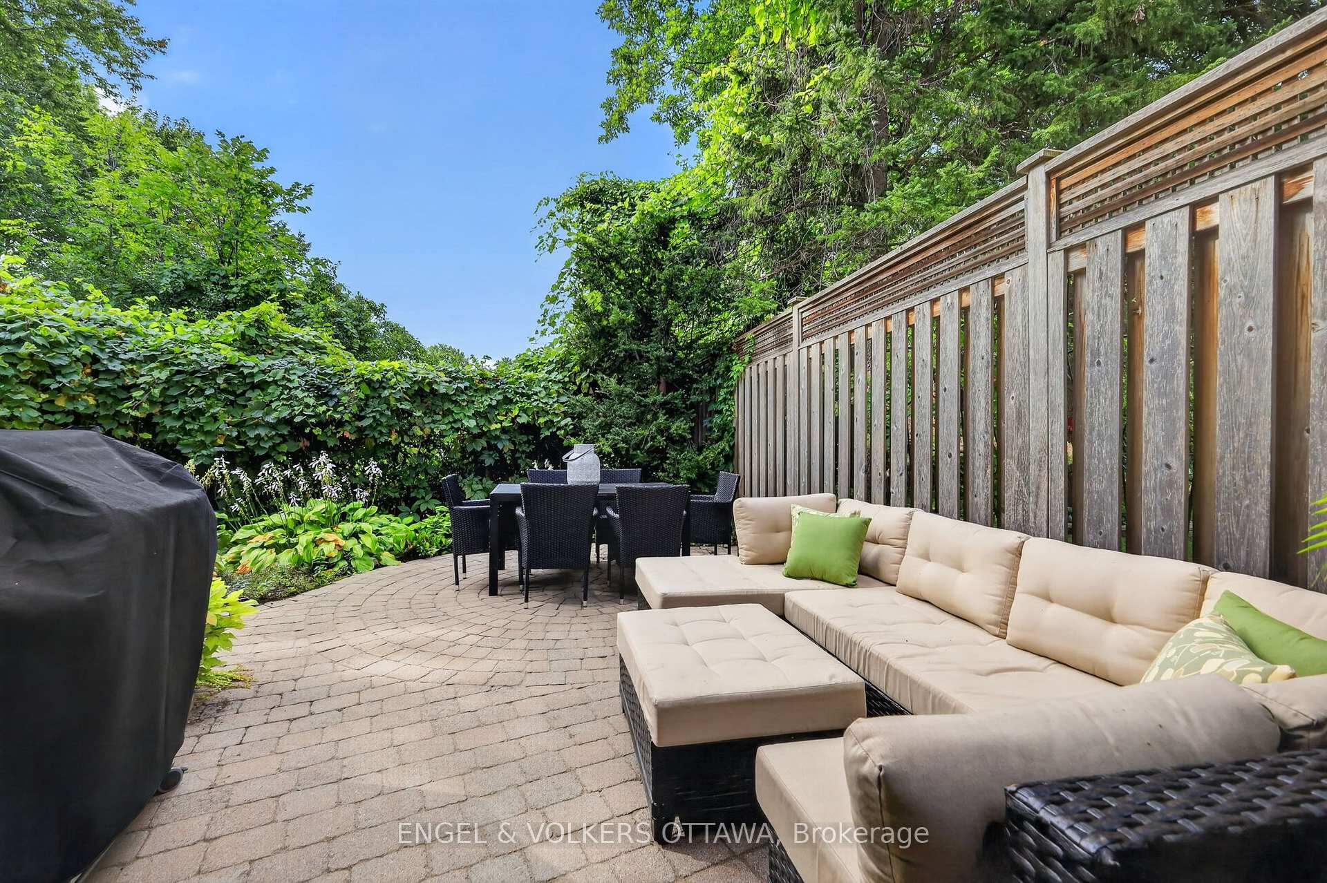Photo 35 of 2106 Lamira Street, Ottawa, Applewood Acres — HOMEH