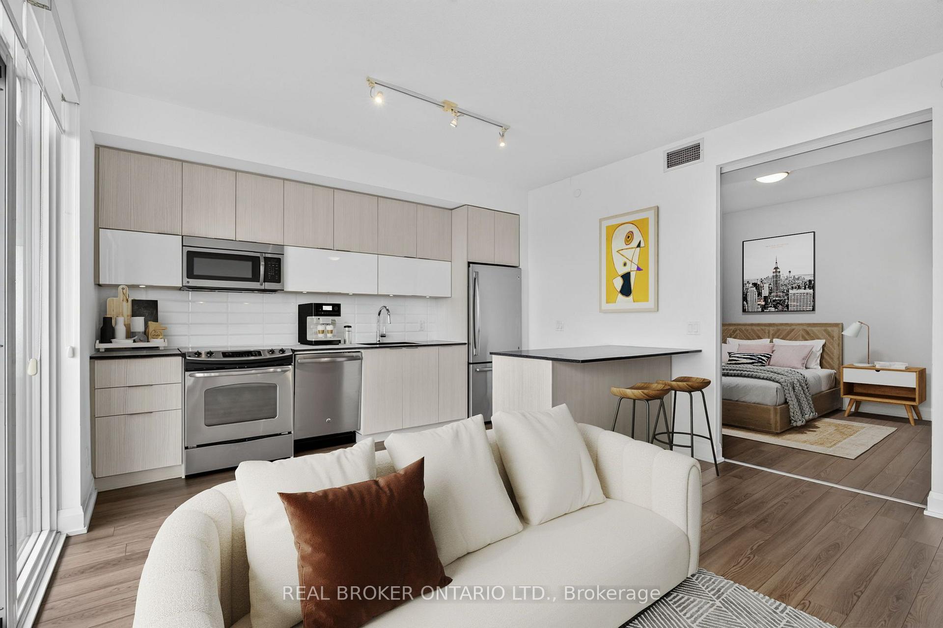 Photo 2 of Unit Unit 3002, 56 Annie Craig Drive, Etobicoke, Mimico — HOMEH