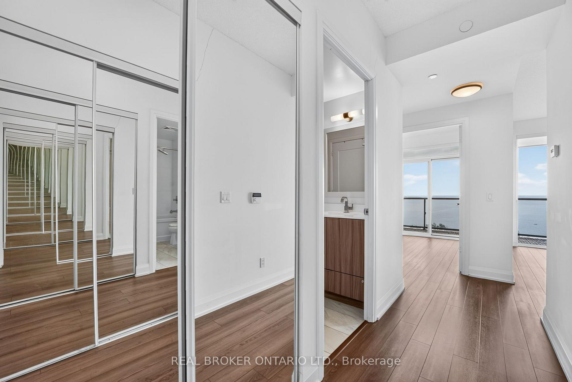 Photo 8 of Unit Unit 3002, 56 Annie Craig Drive, Etobicoke, Mimico — HOMEH