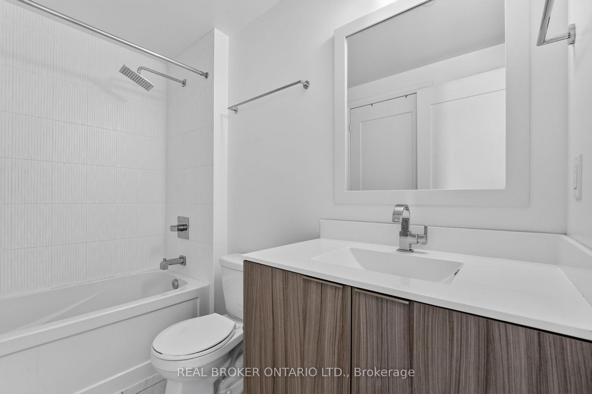 Photo 9 of Unit Unit 3002, 56 Annie Craig Drive, Etobicoke, Mimico — HOMEH
