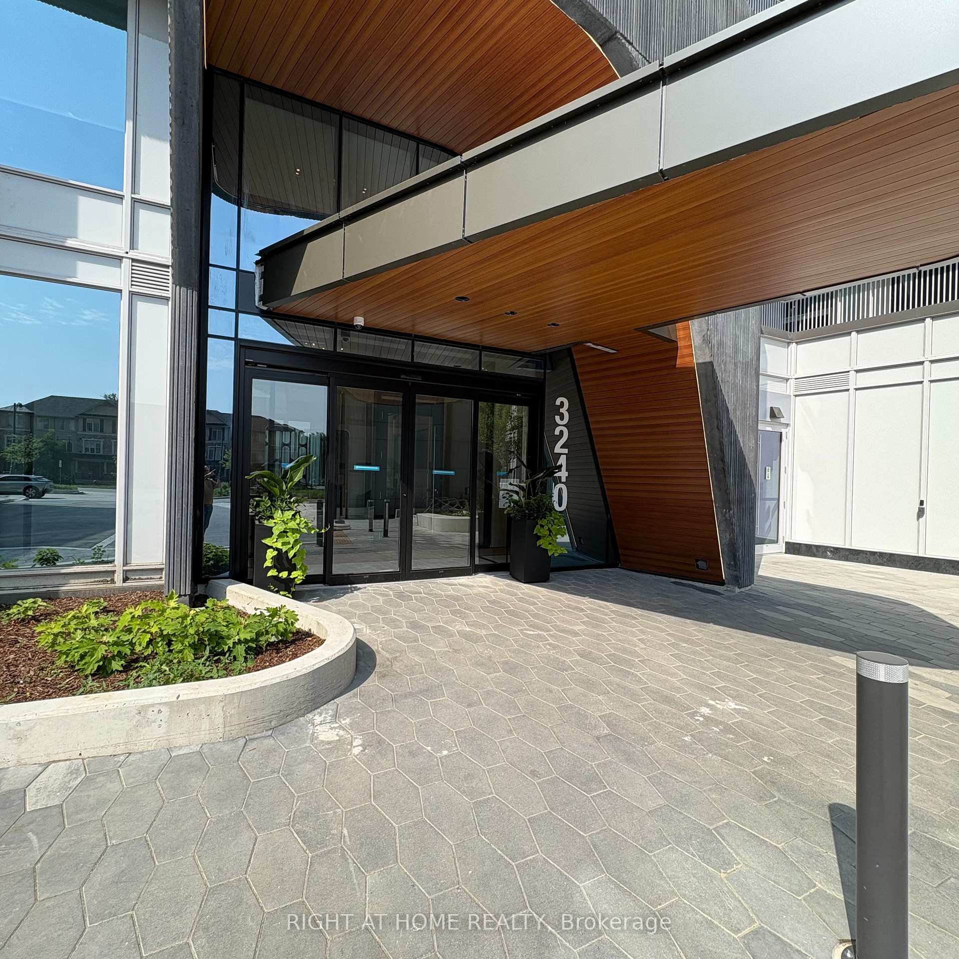Photo 2 of Unit 430, 3240 William Coltson Avenue, Oakville, Joshua Meadows — HOMEH