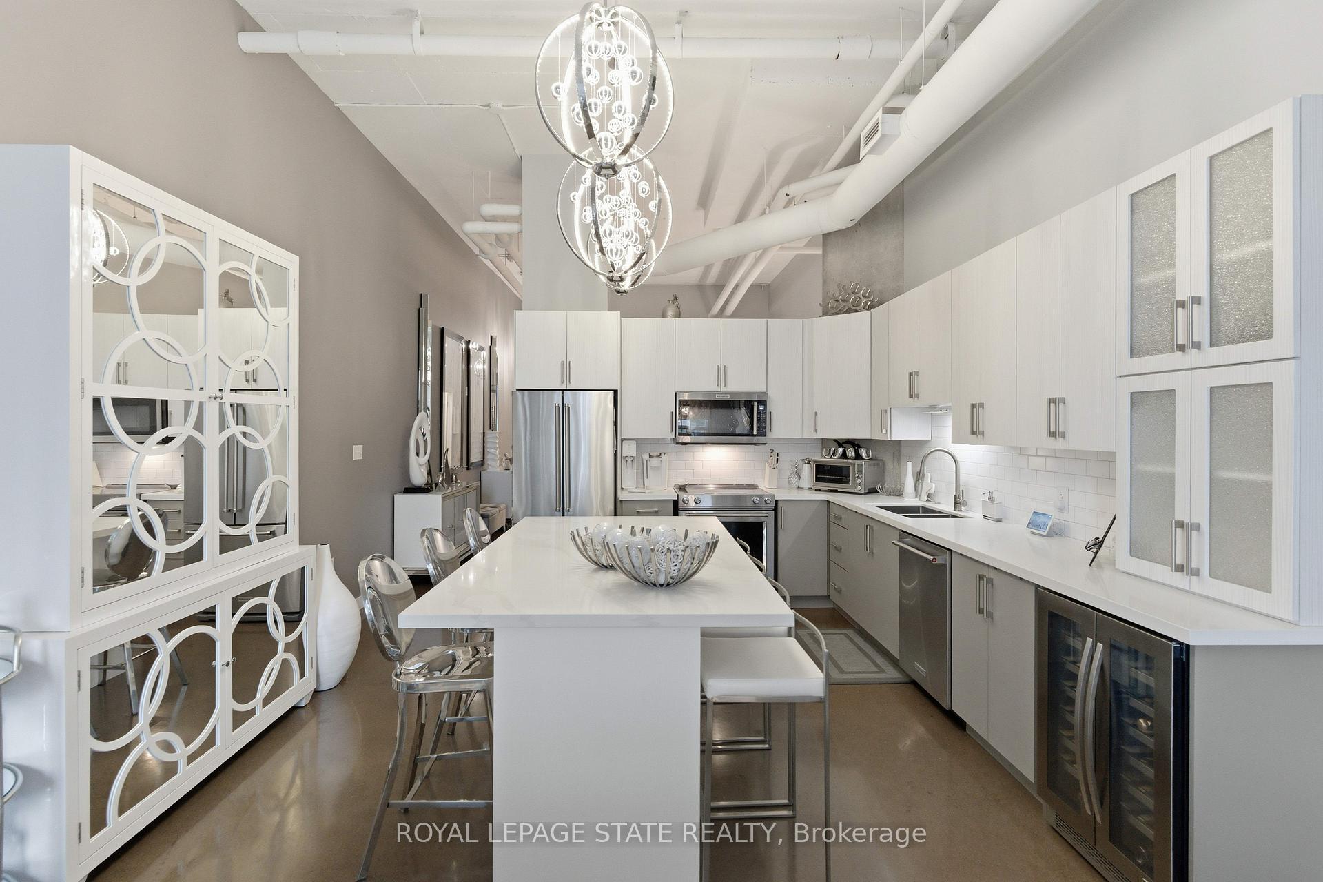 Photo 17 of Unit PH10, 66 Bay Street S, Hamilton, Durand — HOMEH