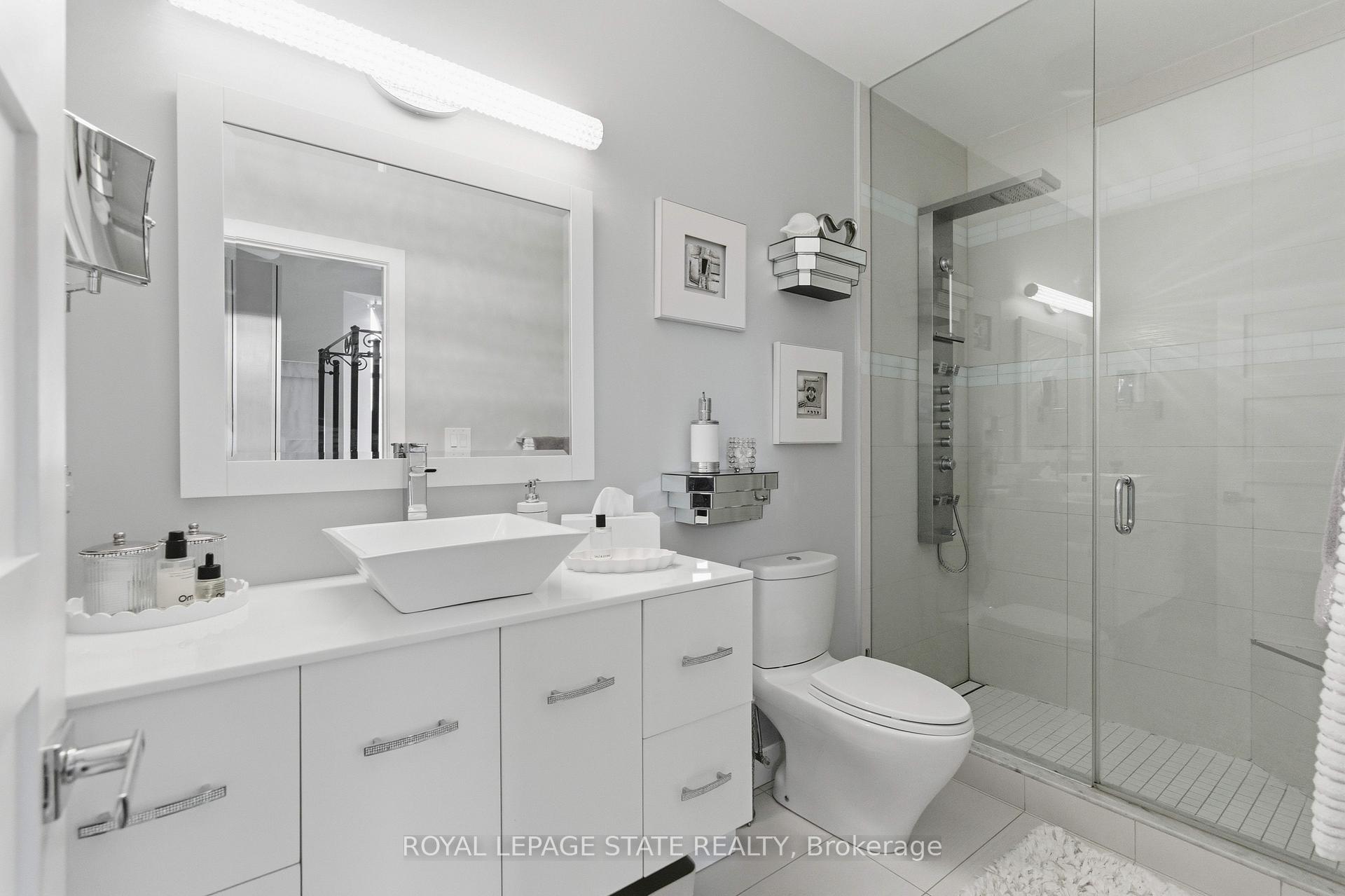 Photo 21 of Unit PH10, 66 Bay Street S, Hamilton, Durand — HOMEH