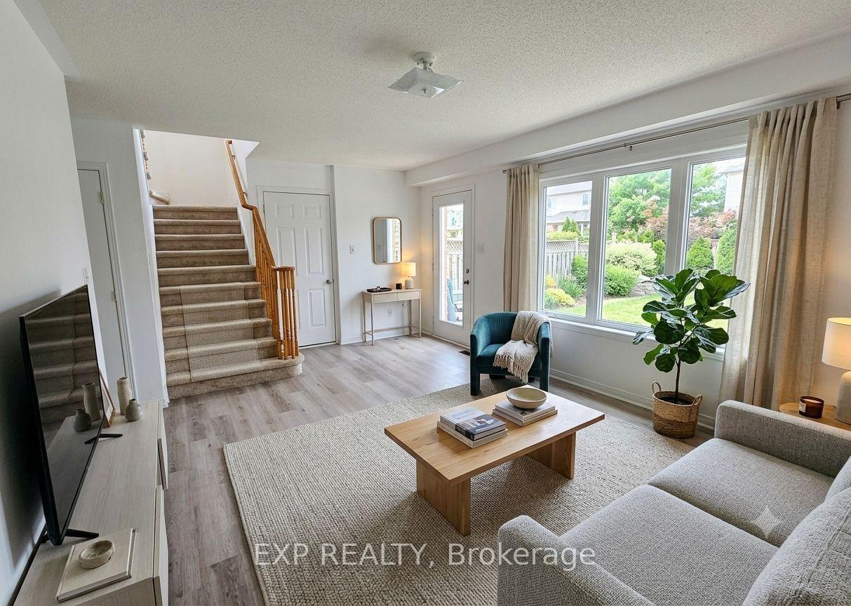 Photo 4 of Unit Upper, 384 Flagstone Way, Newmarket, Woodland Hill — HOMEH