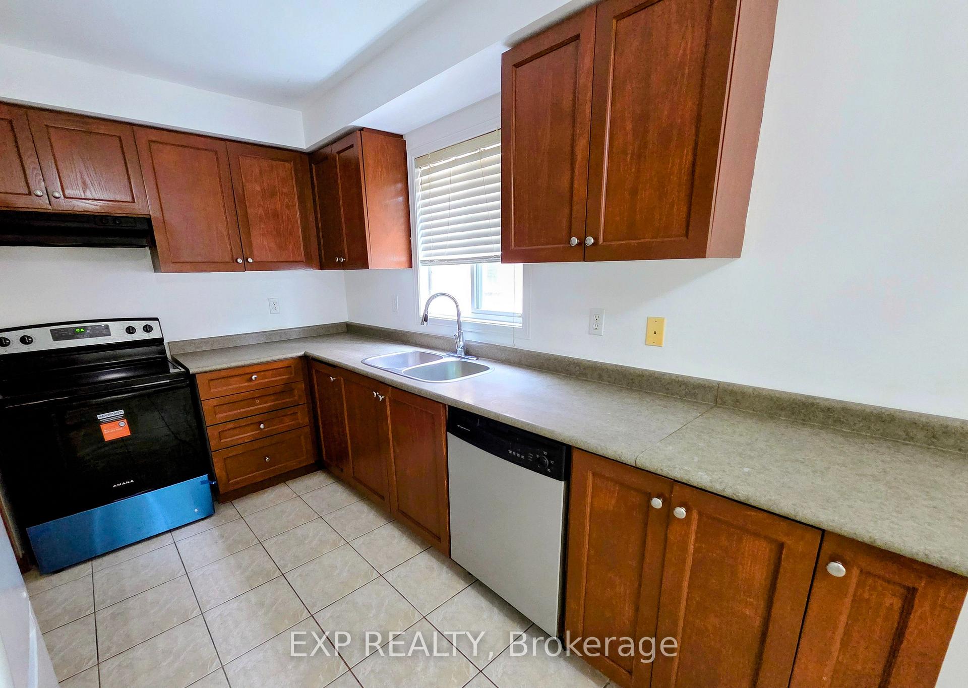 Photo 8 of Unit Upper, 384 Flagstone Way, Newmarket, Woodland Hill — HOMEH