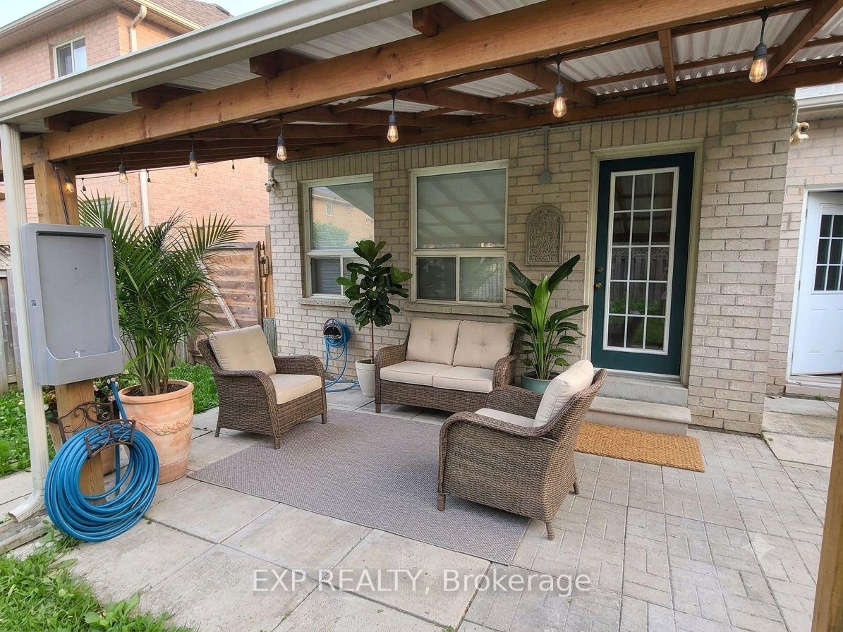 Photo 18 of Unit Upper, 384 Flagstone Way, Newmarket, Woodland Hill — HOMEH