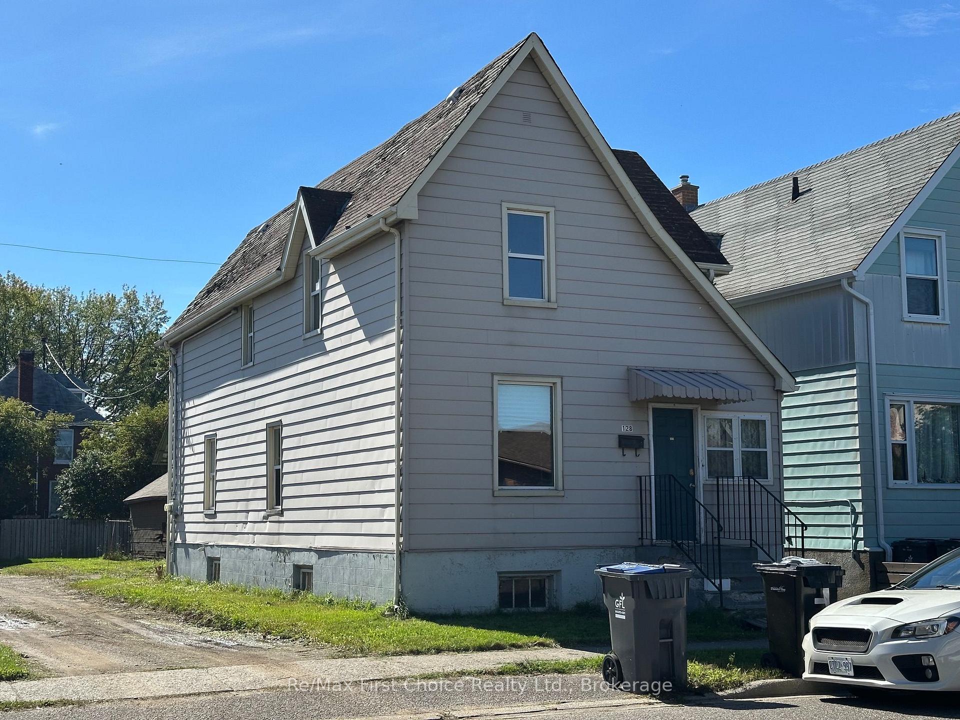 Photo 4 of 128 Cumming Street, Thunder Bay, East End — HOMEH