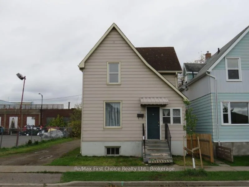 Photo 5 of 128 Cumming Street, Thunder Bay, East End — HOMEH