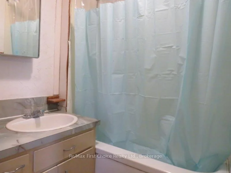 Photo 41 of 128 Cumming Street, Thunder Bay, East End — HOMEH