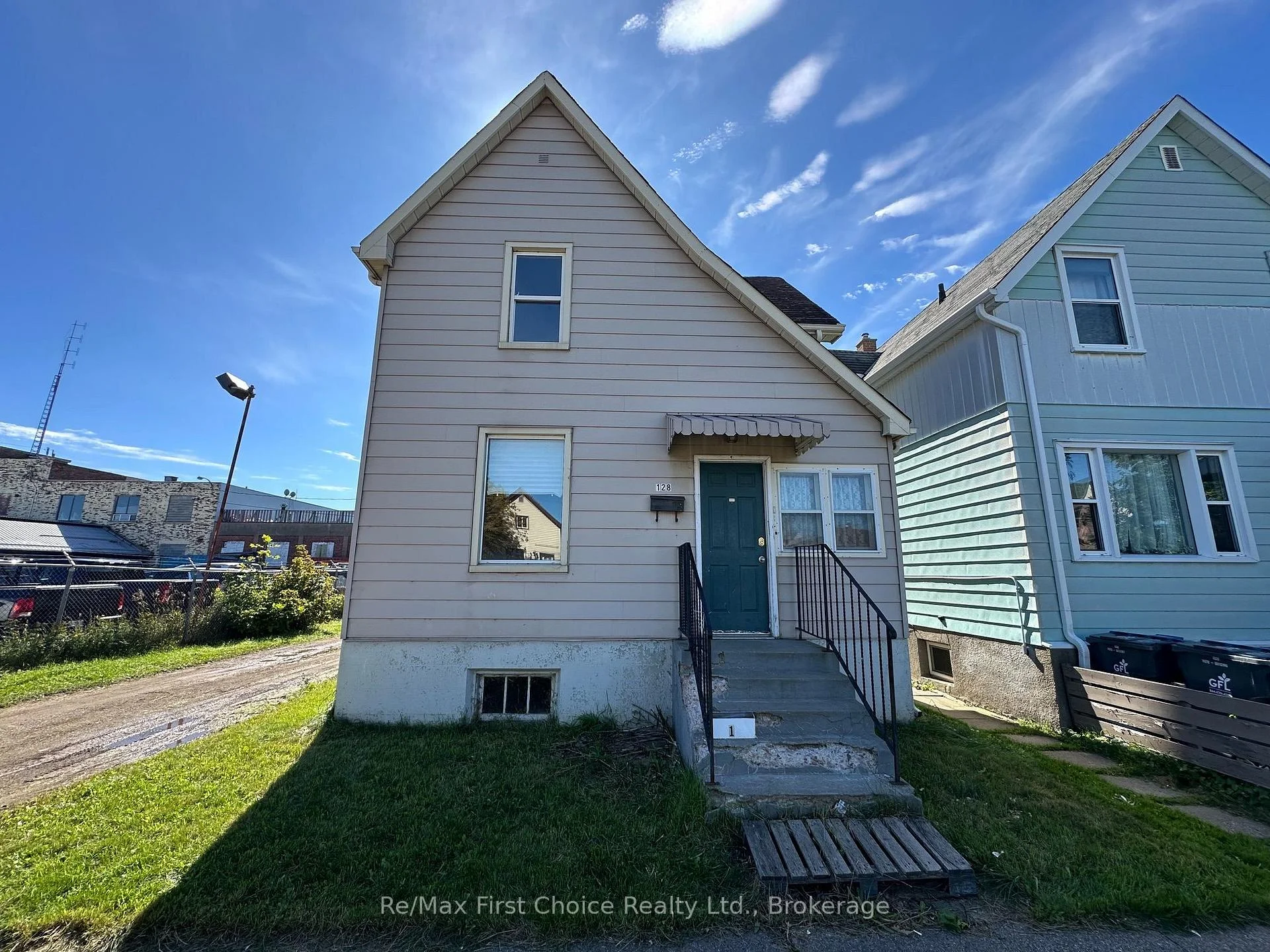 Photo 48 of 128 Cumming Street, Thunder Bay, East End — HOMEH