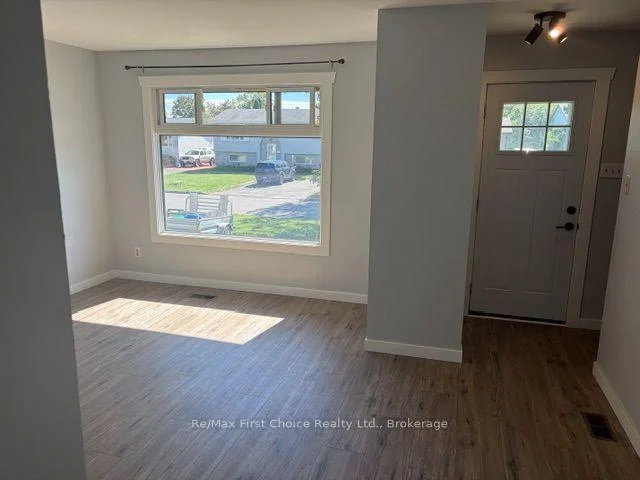 Photo 63 of 128 Cumming Street, Thunder Bay, East End — HOMEH