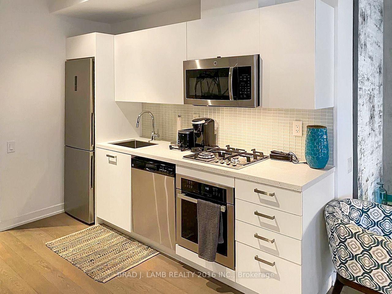 Photo 3 of Unit 527, 39 Brant Street, Toronto, Waterfront Communities — HOMEH