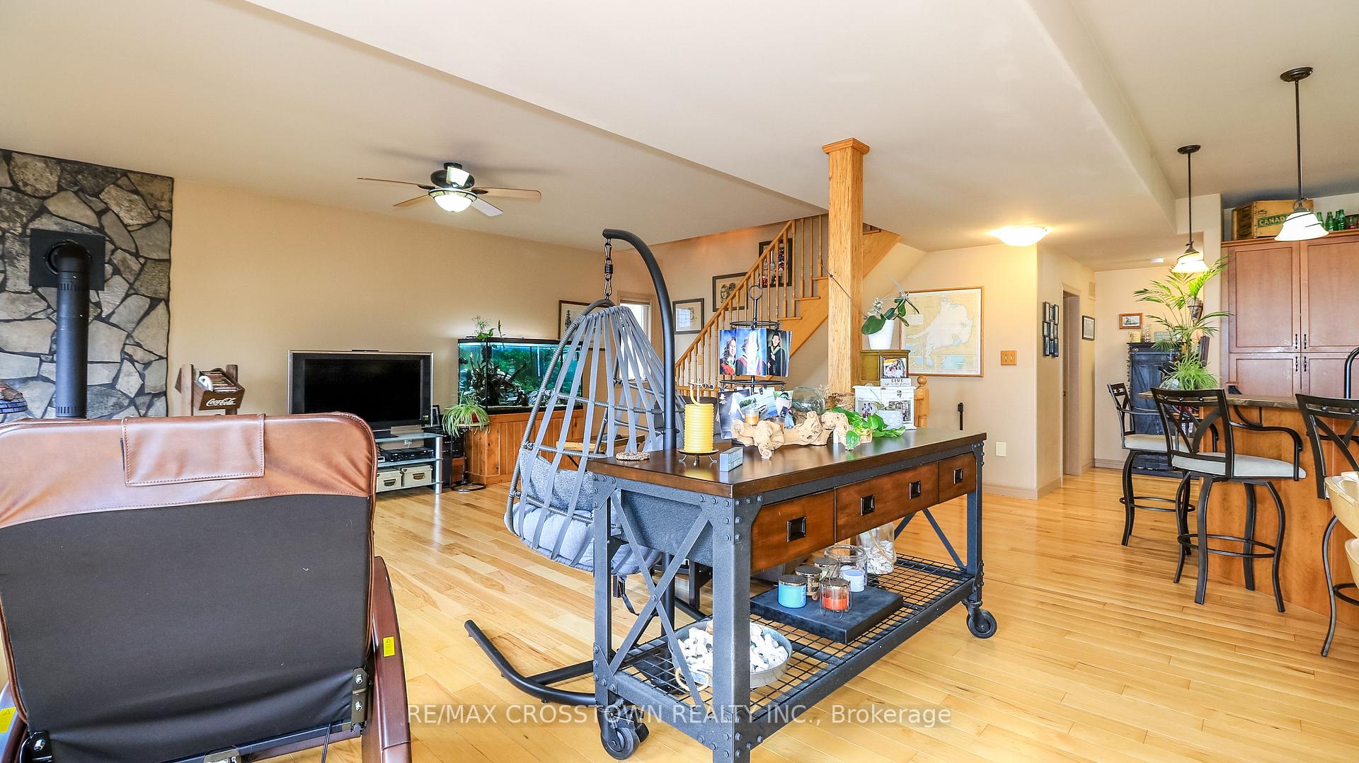 Photo 11 of 2325 Crystal Beach Road, Innisfil, Alcona — HOMEH