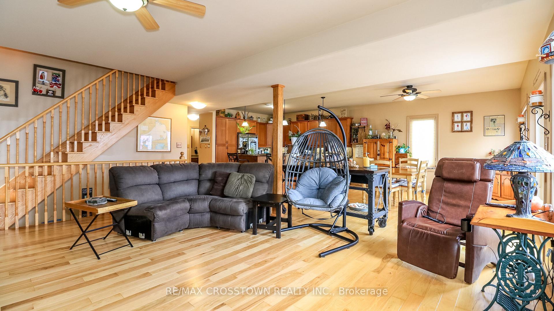 Photo 12 of 2325 Crystal Beach Road, Innisfil, Alcona — HOMEH