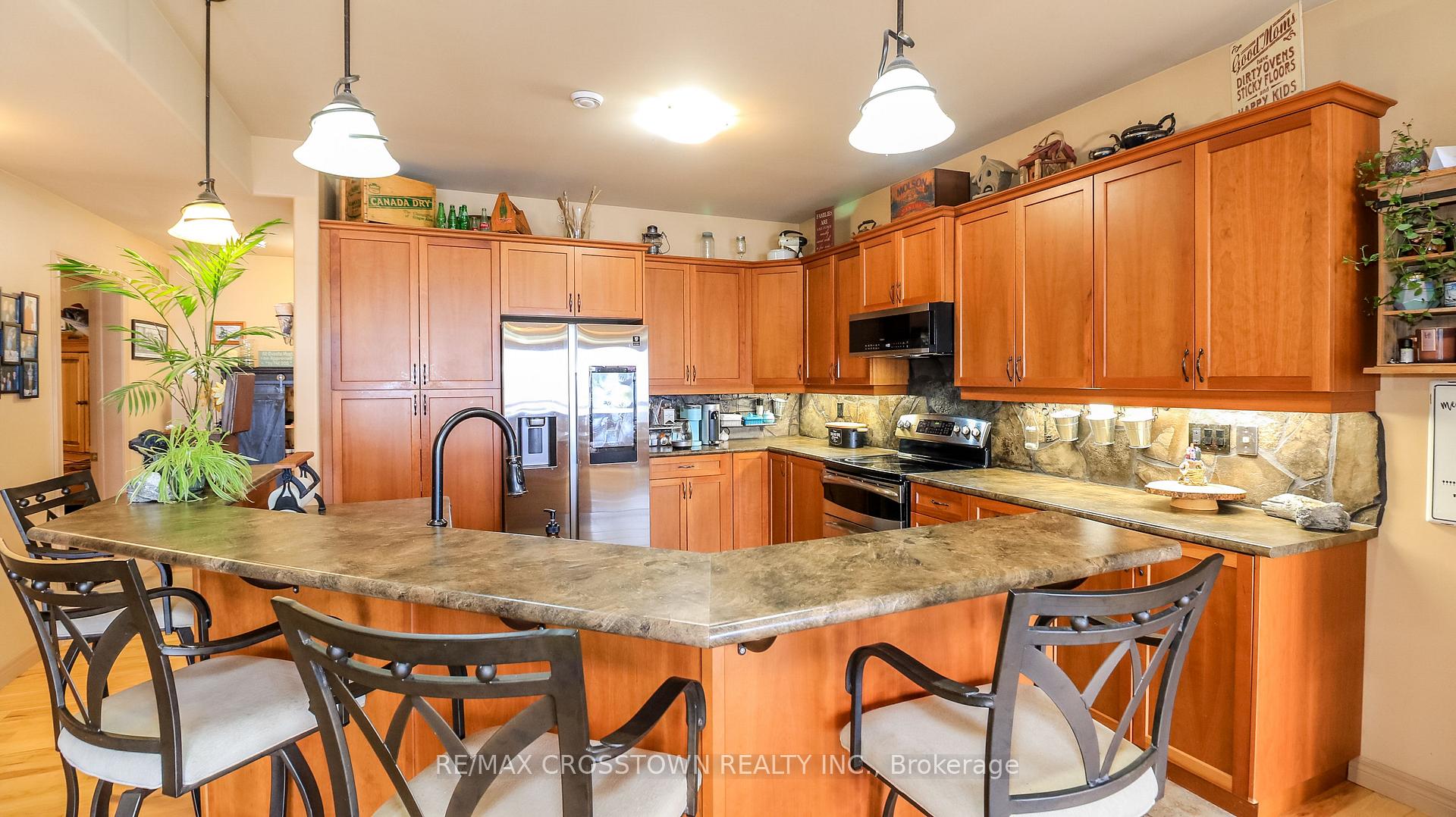 Photo 16 of 2325 Crystal Beach Road, Innisfil, Alcona — HOMEH