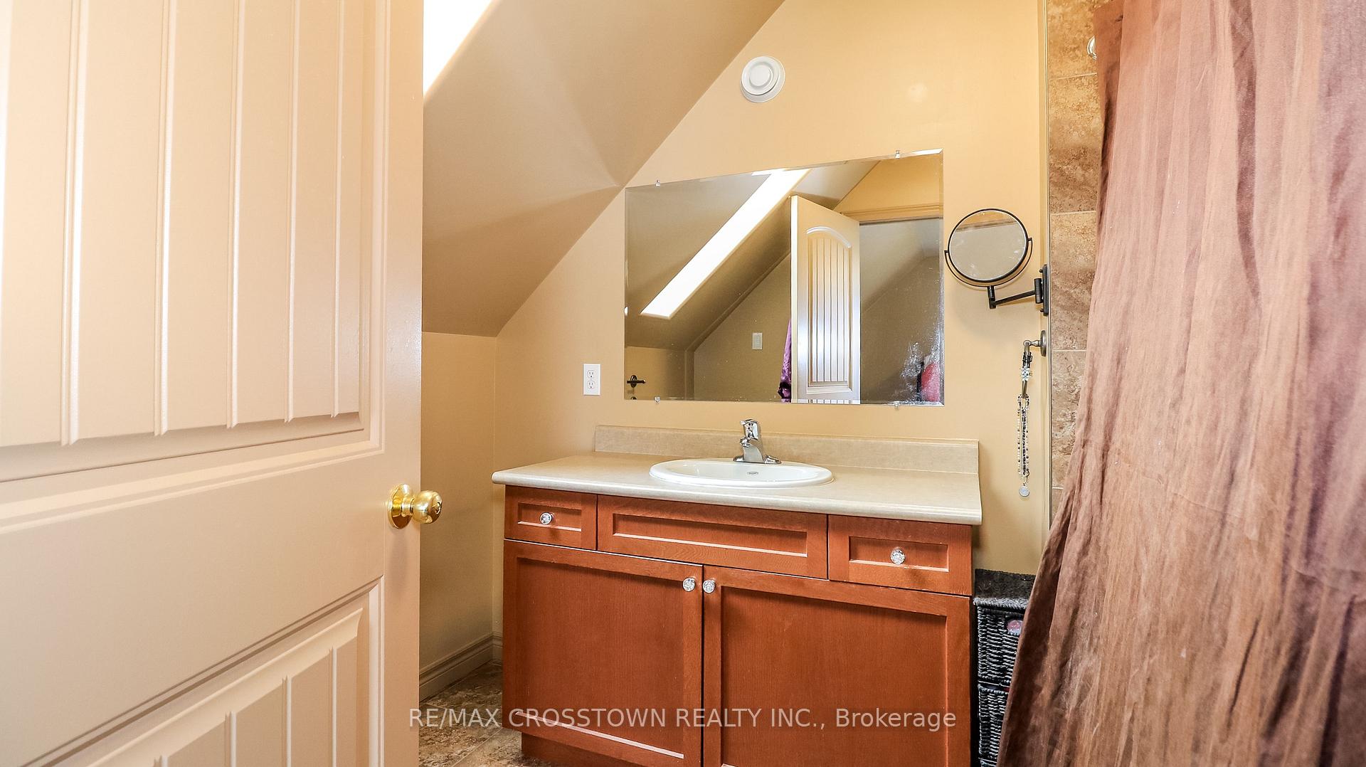 Photo 24 of 2325 Crystal Beach Road, Innisfil, Alcona — HOMEH