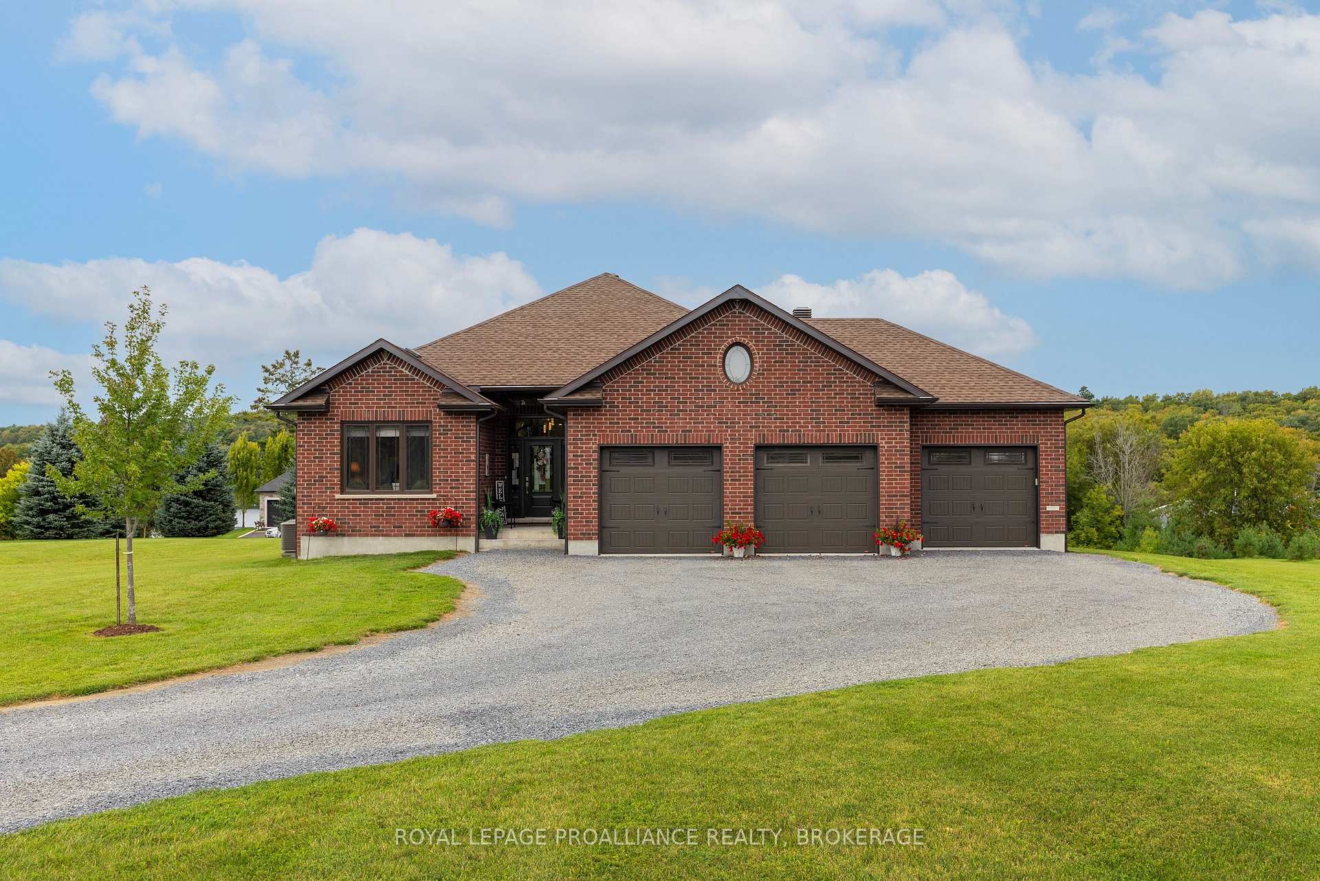 Photo 1 of 4 Sandstone Court, Frontenac, Frontenac South — HOMEH