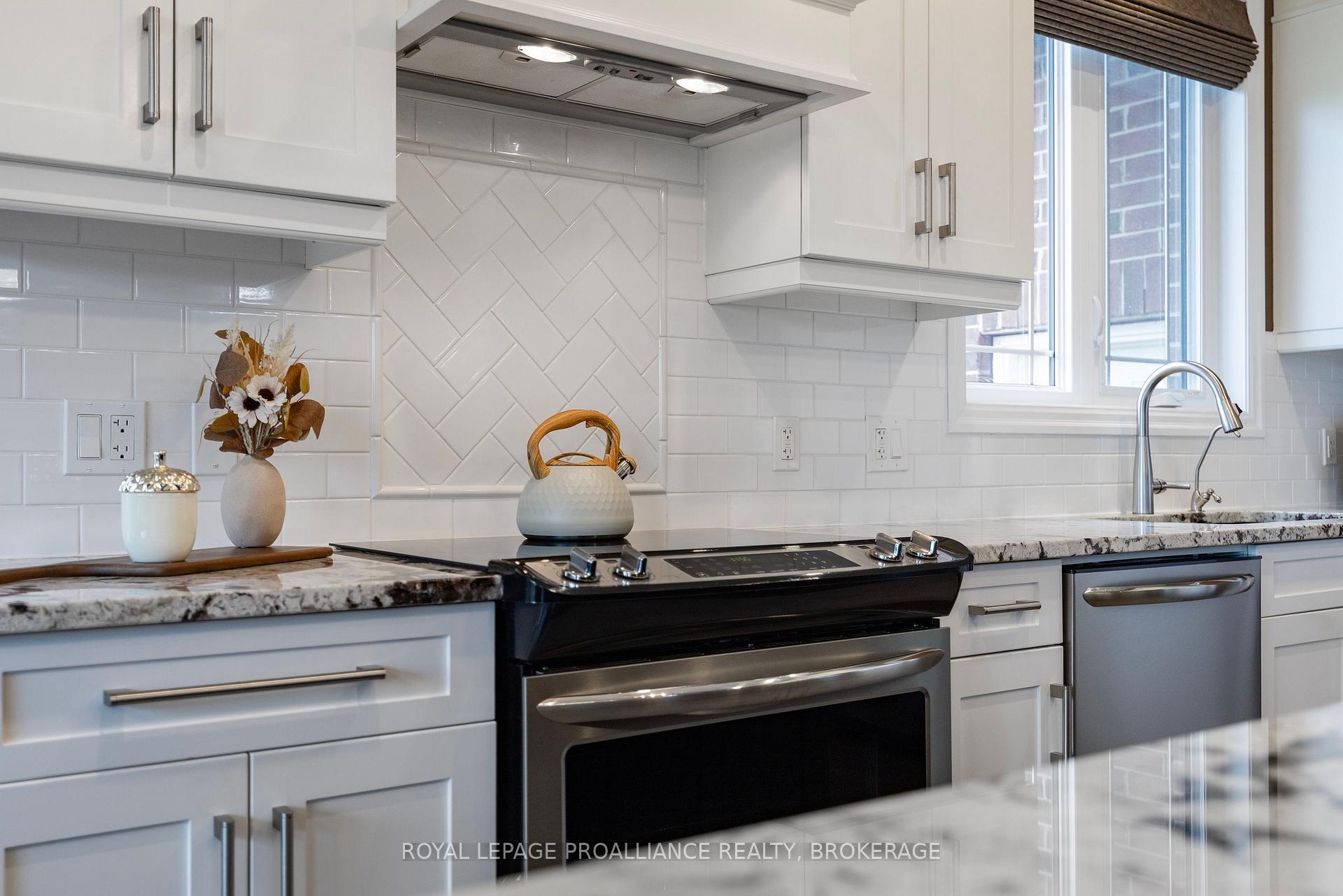 Photo 15 of 4 Sandstone Court, Frontenac, Frontenac South — HOMEH