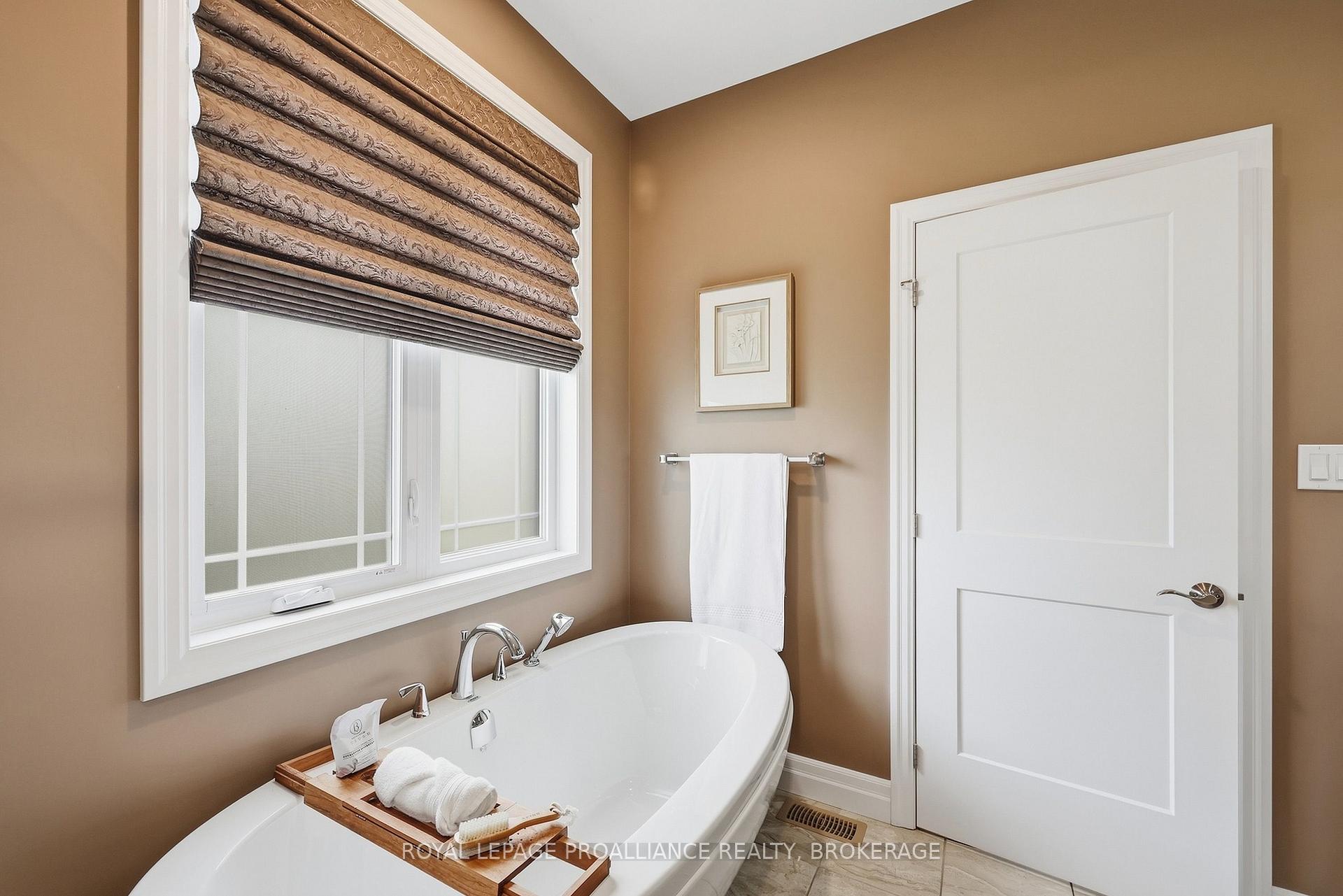 Photo 29 of 4 Sandstone Court, Frontenac, Frontenac South — HOMEH
