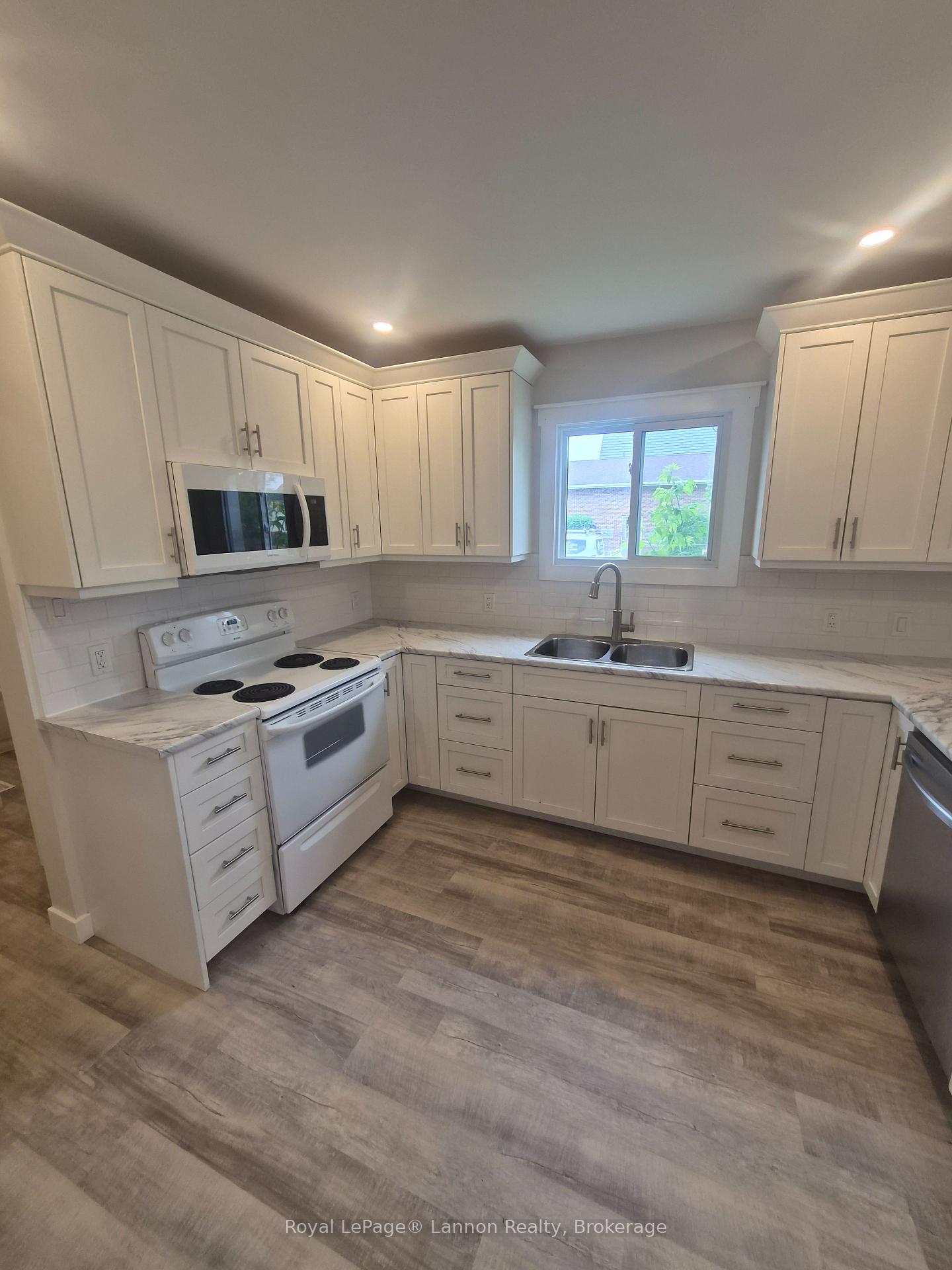 Photo 6 of 500 Wiley Street, Thunder Bay, East End — HOMEH