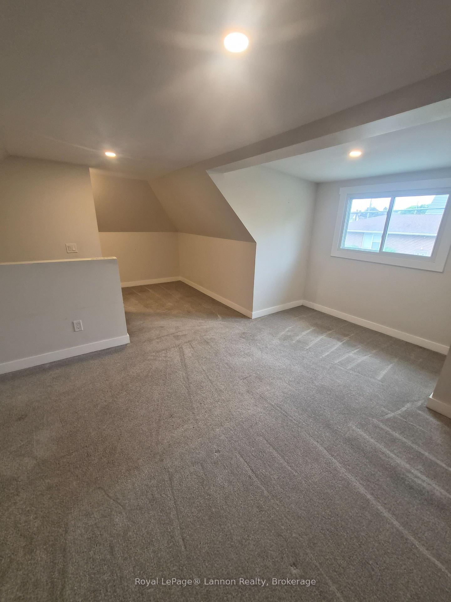 Photo 13 of 500 Wiley Street, Thunder Bay, East End — HOMEH