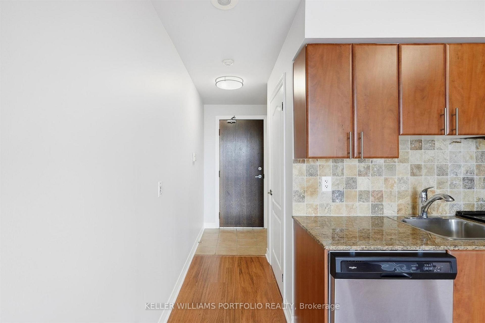 Photo 9 of Unit 1417, 15 North Park Road, Vaughan, Beverley Glen — HOMEH