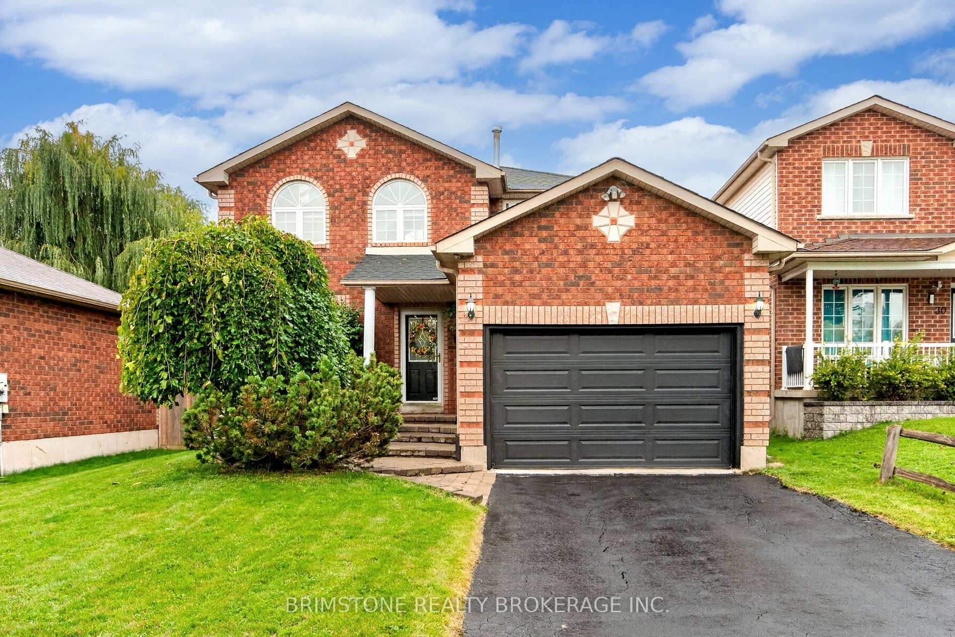 Photo 1 of 32 Wessenger Drive, Barrie, Holly — HOMEH